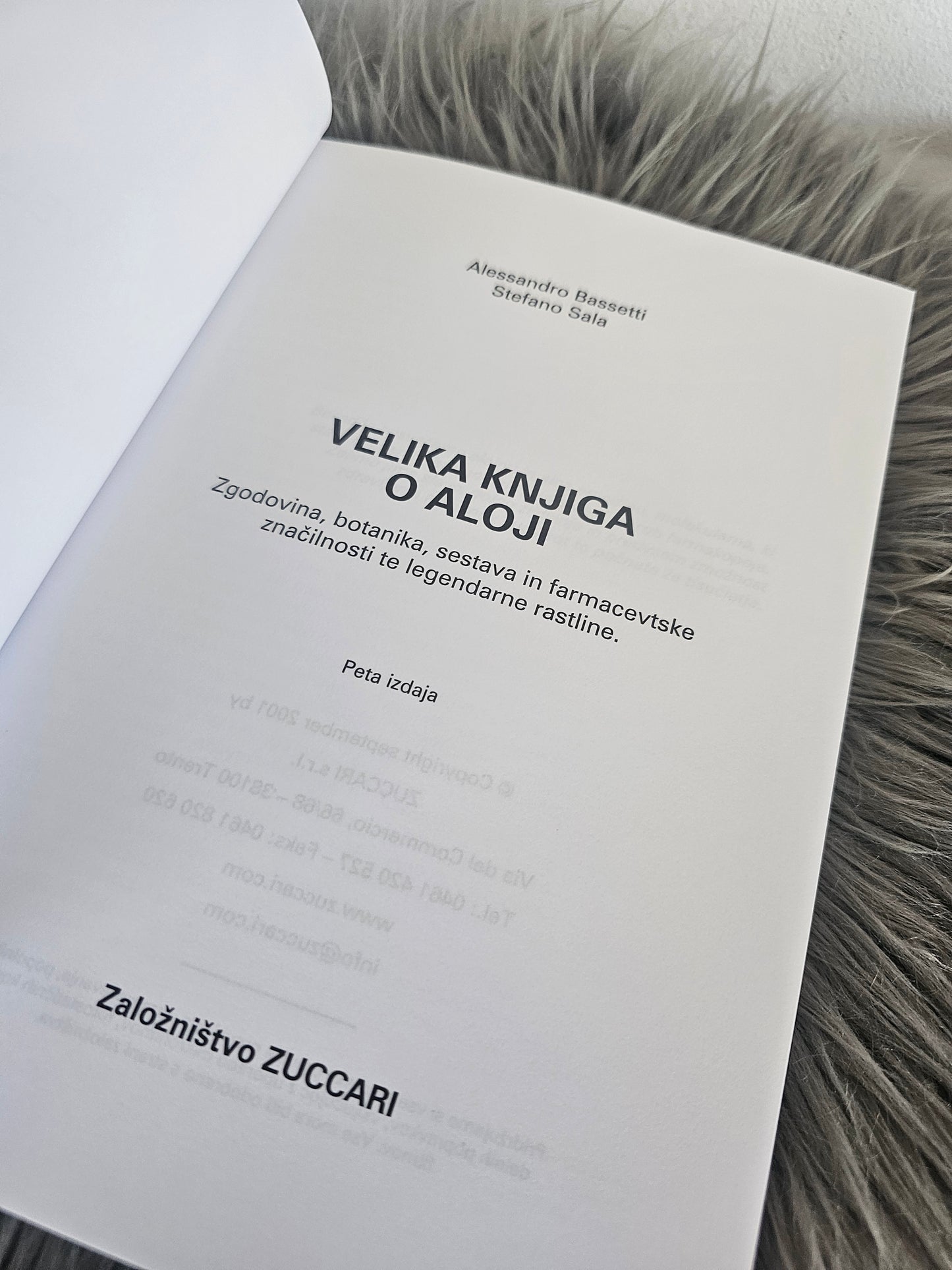 Velika knjiga o aloji Alessndro Bassetti in Stefano Sala