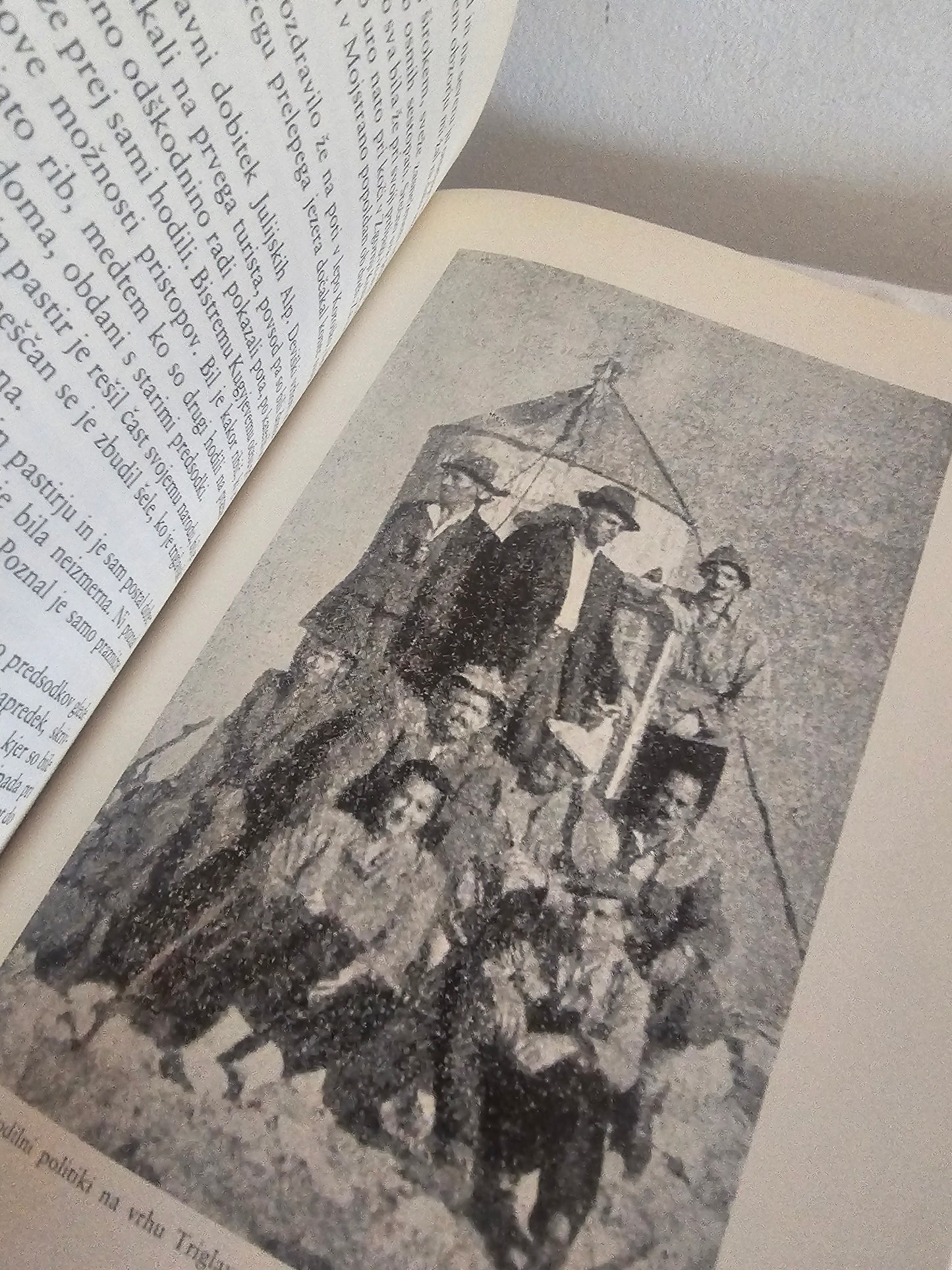 Triglav gora in simbol Hribar Lovšin Potočnik