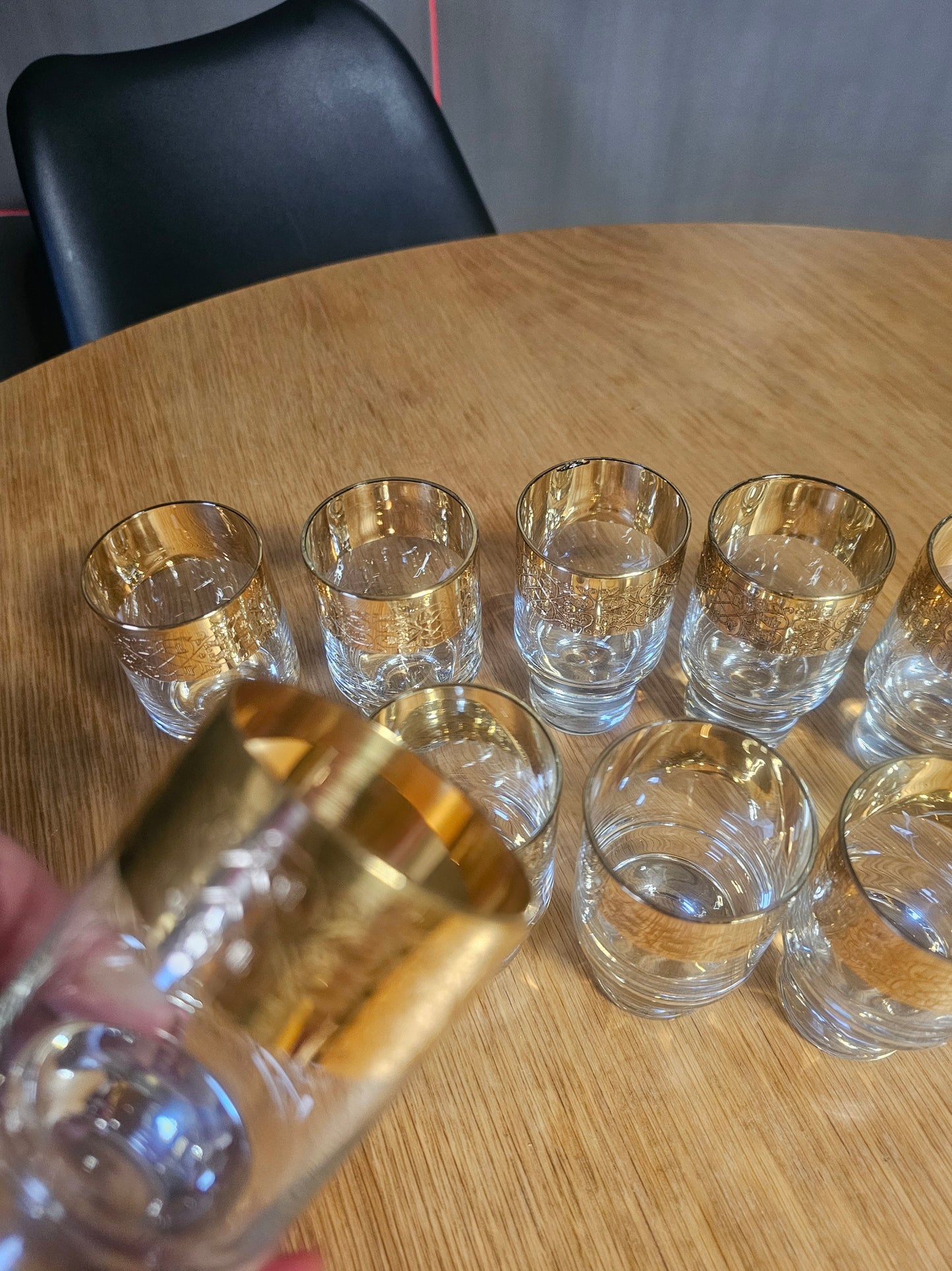 Vintage kristalni kozarci z zlato dekoracijo – komplet 10 kosov