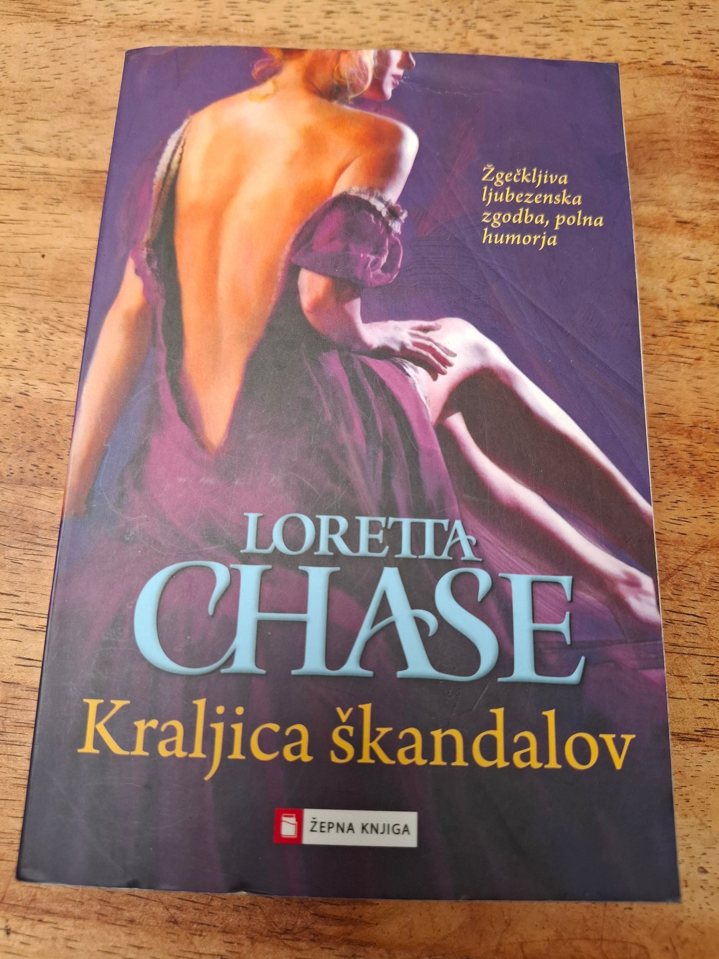 Kraljica škandalov, Loretta Chase