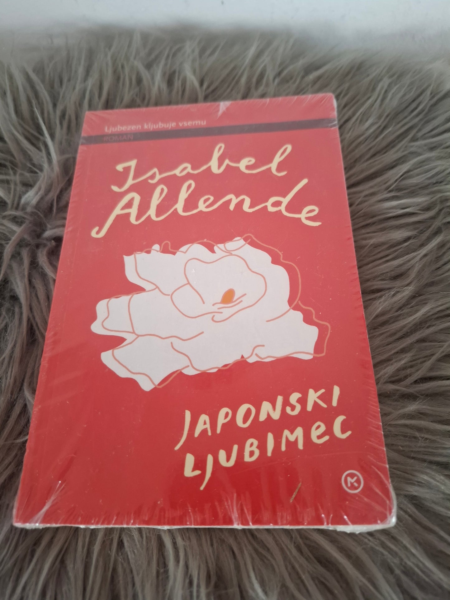 Japonski ljubimec Issabel Alende