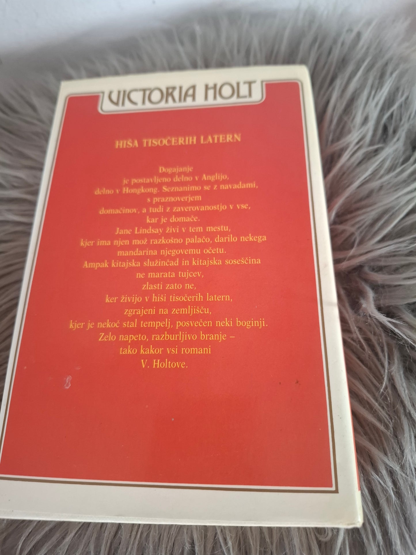 Hiša tisočerih latern Victoria Holt