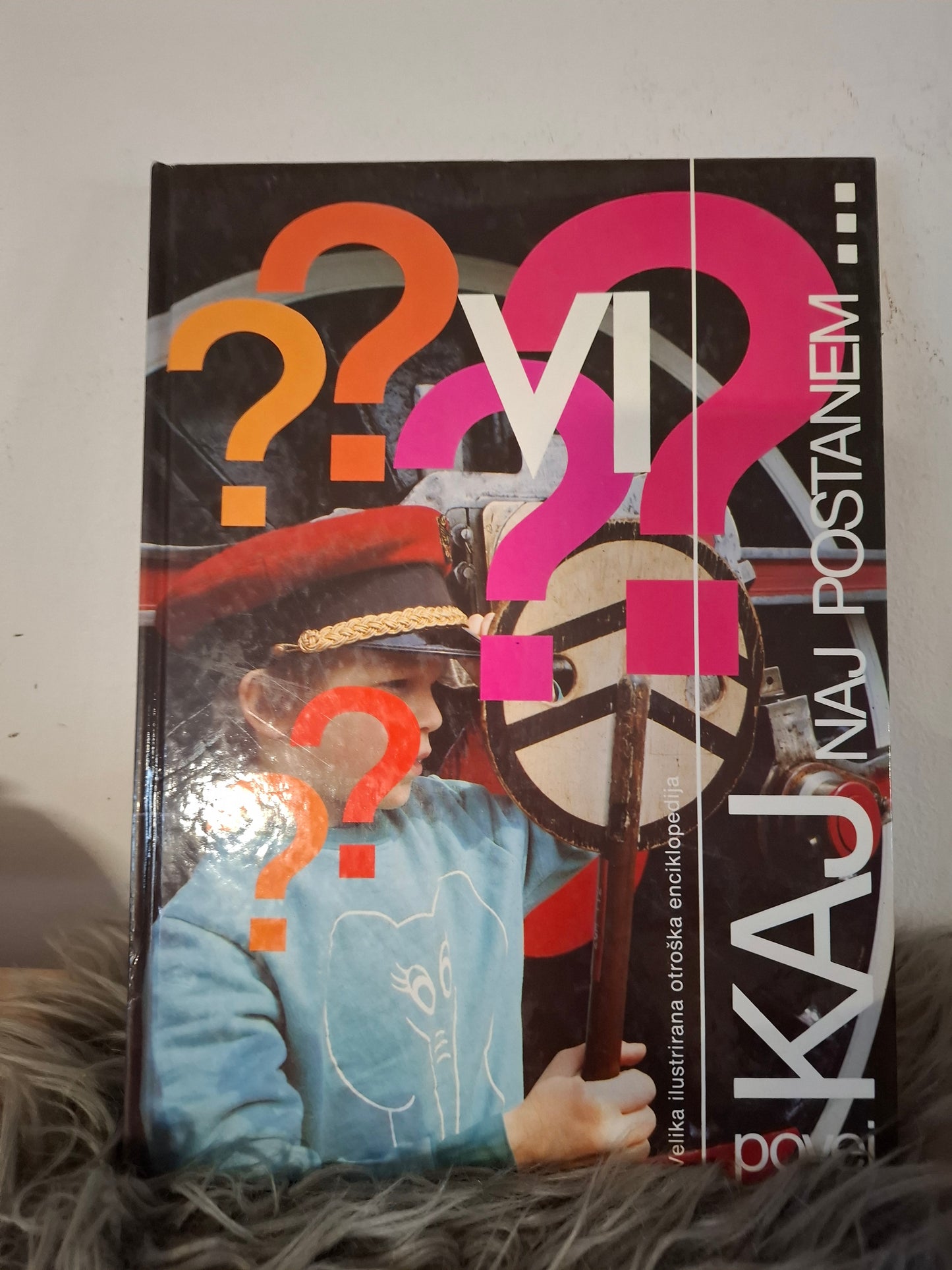 Povej - Zakaj? - Kaj je to? - Kje je? - Kdo je to? - Kako deluje? - Kaj naj postanem?? več avtorjev