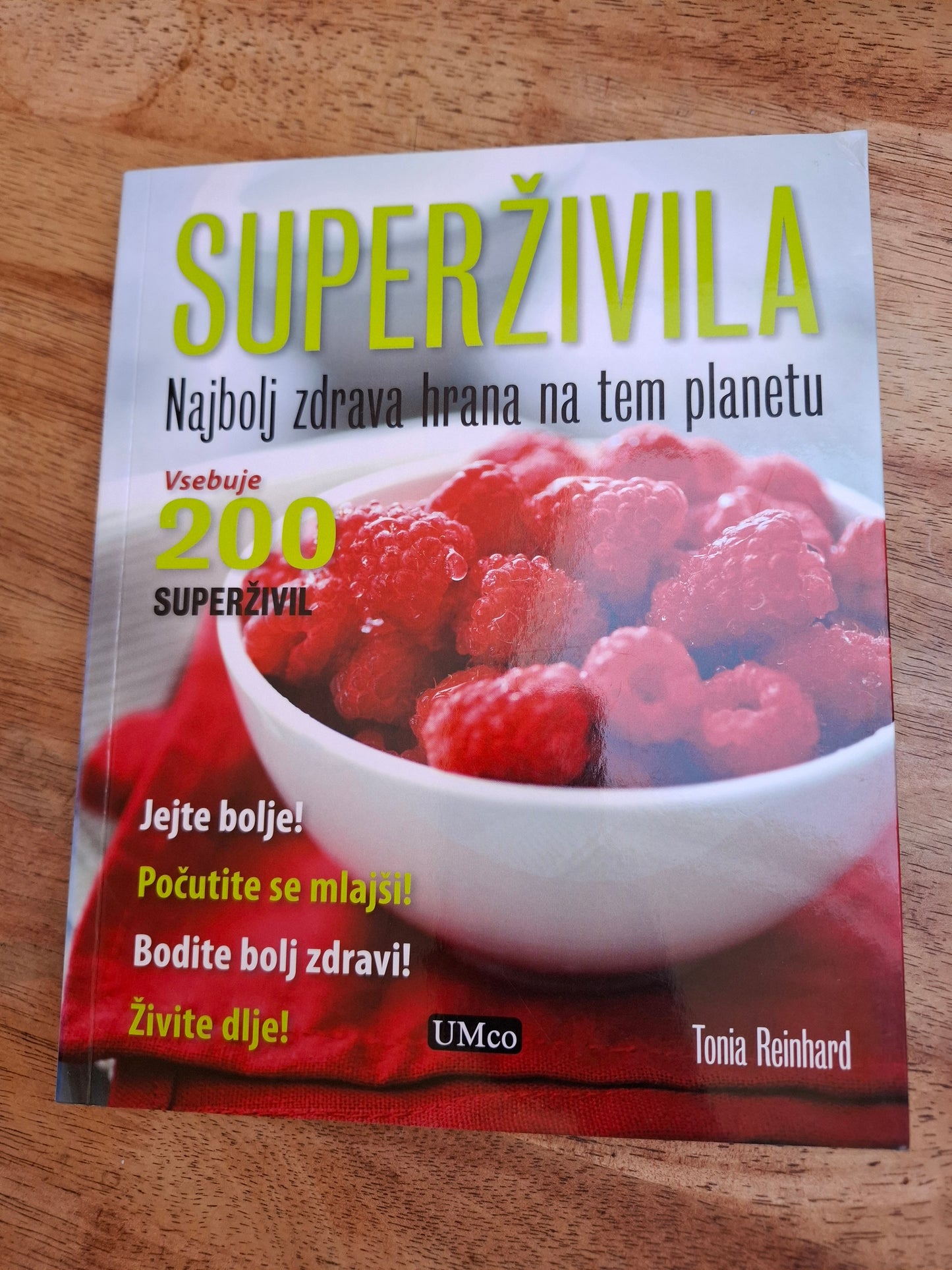 Superživila, Tonia Reinhard