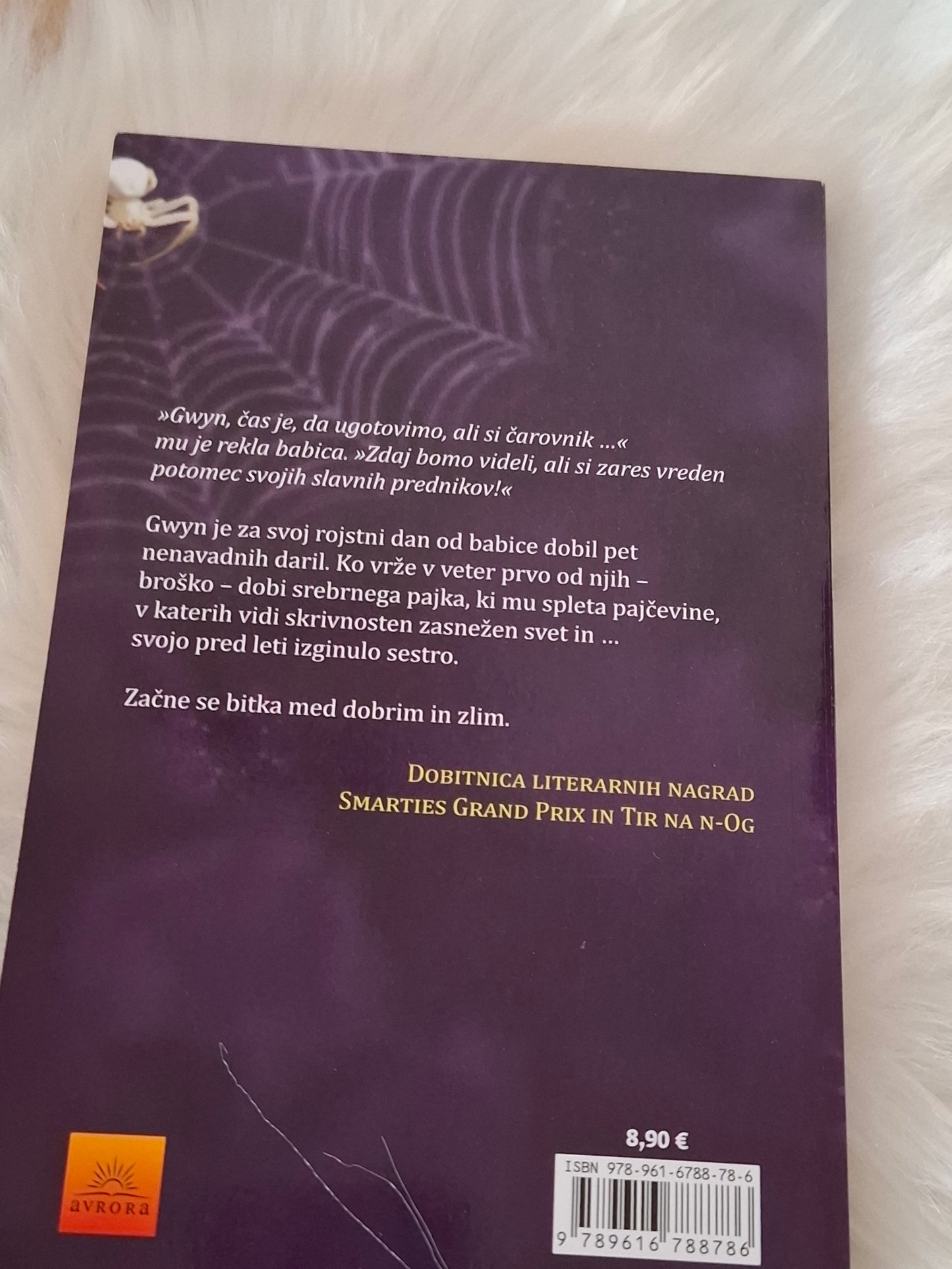 Snežni pajek, Jenny Nimmo