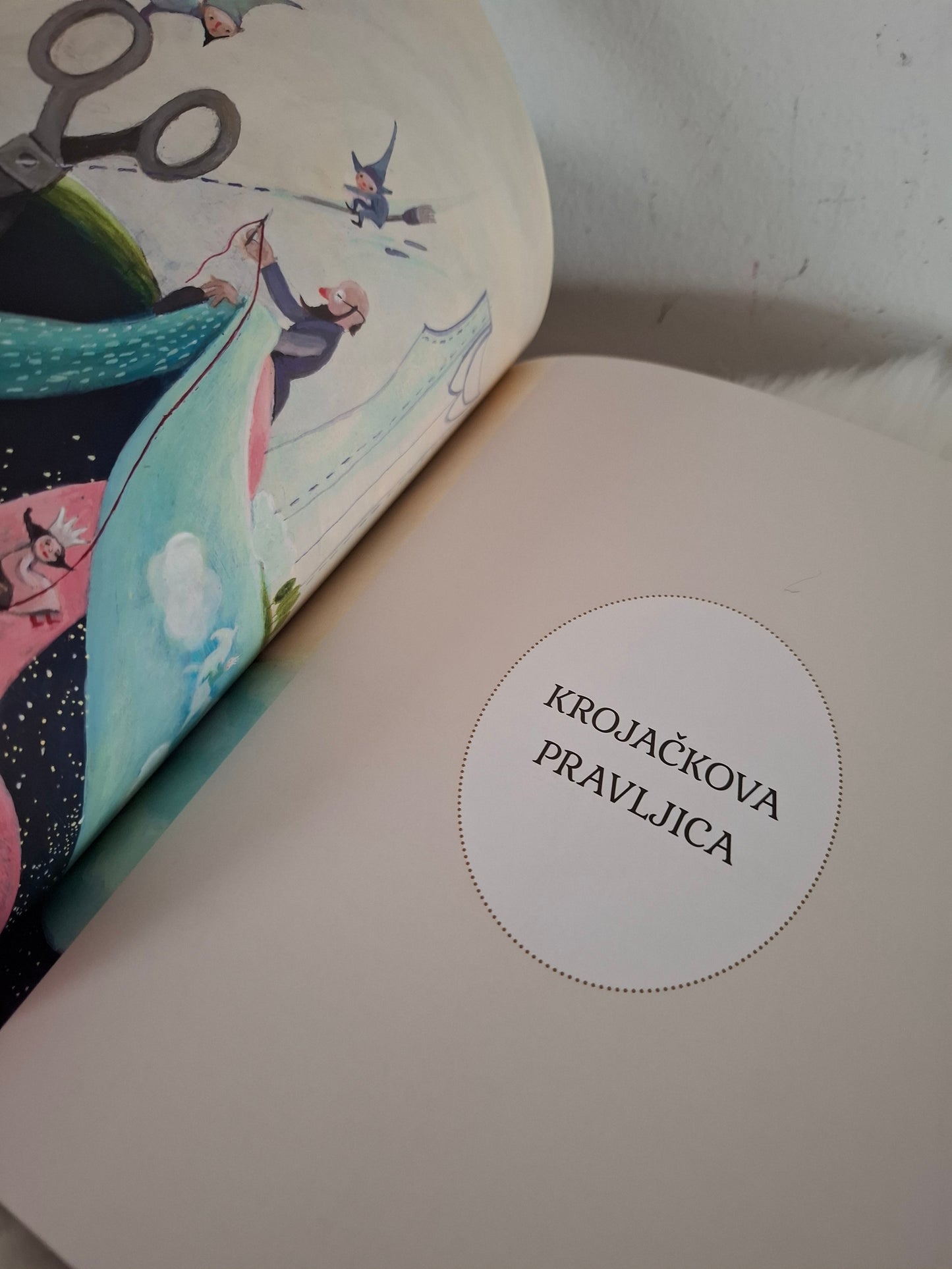 Kraljična onkraj ogledala, Bina Štampe Žmavc