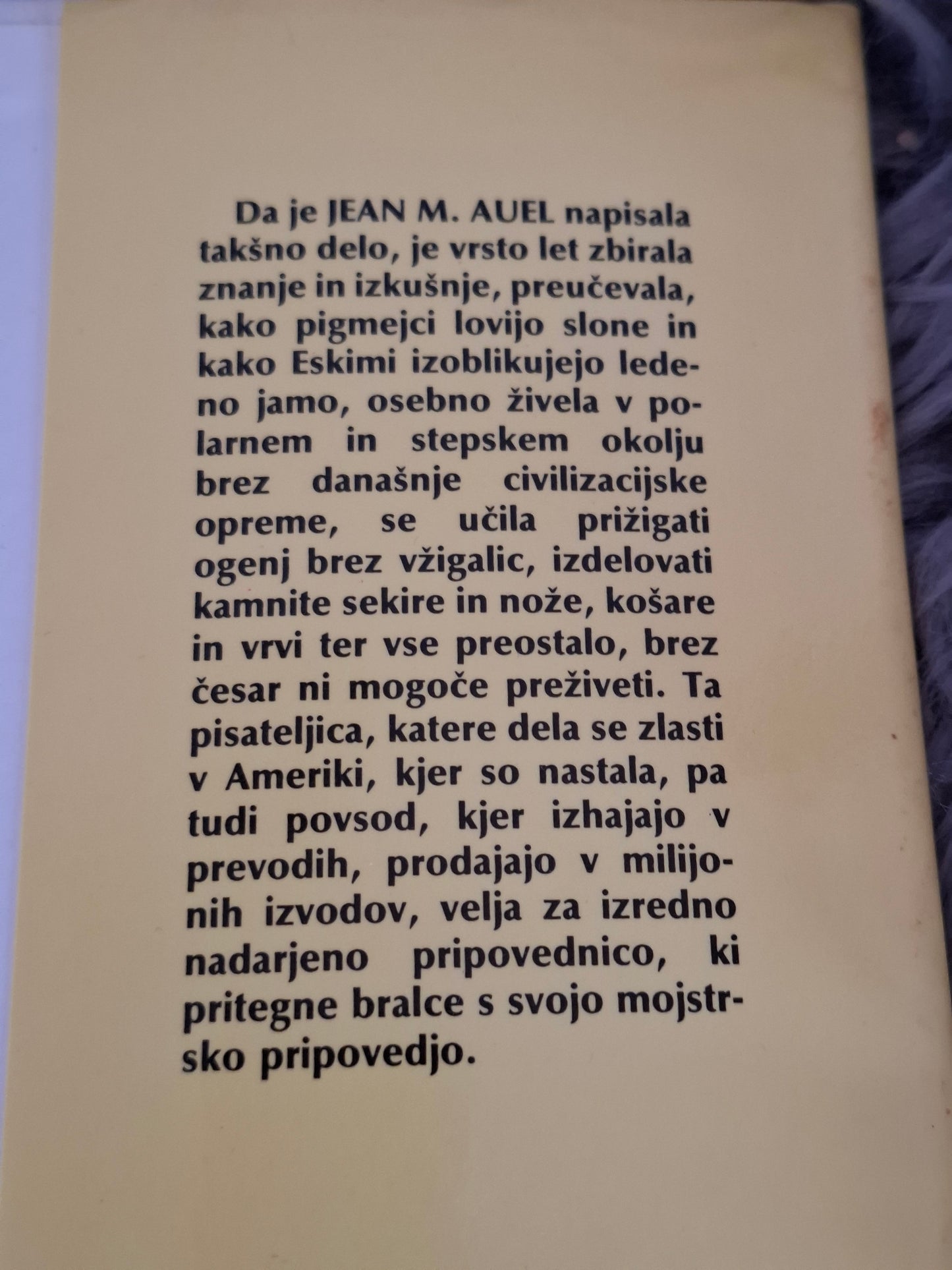 Rod jamskega medveda Jean M.Auel