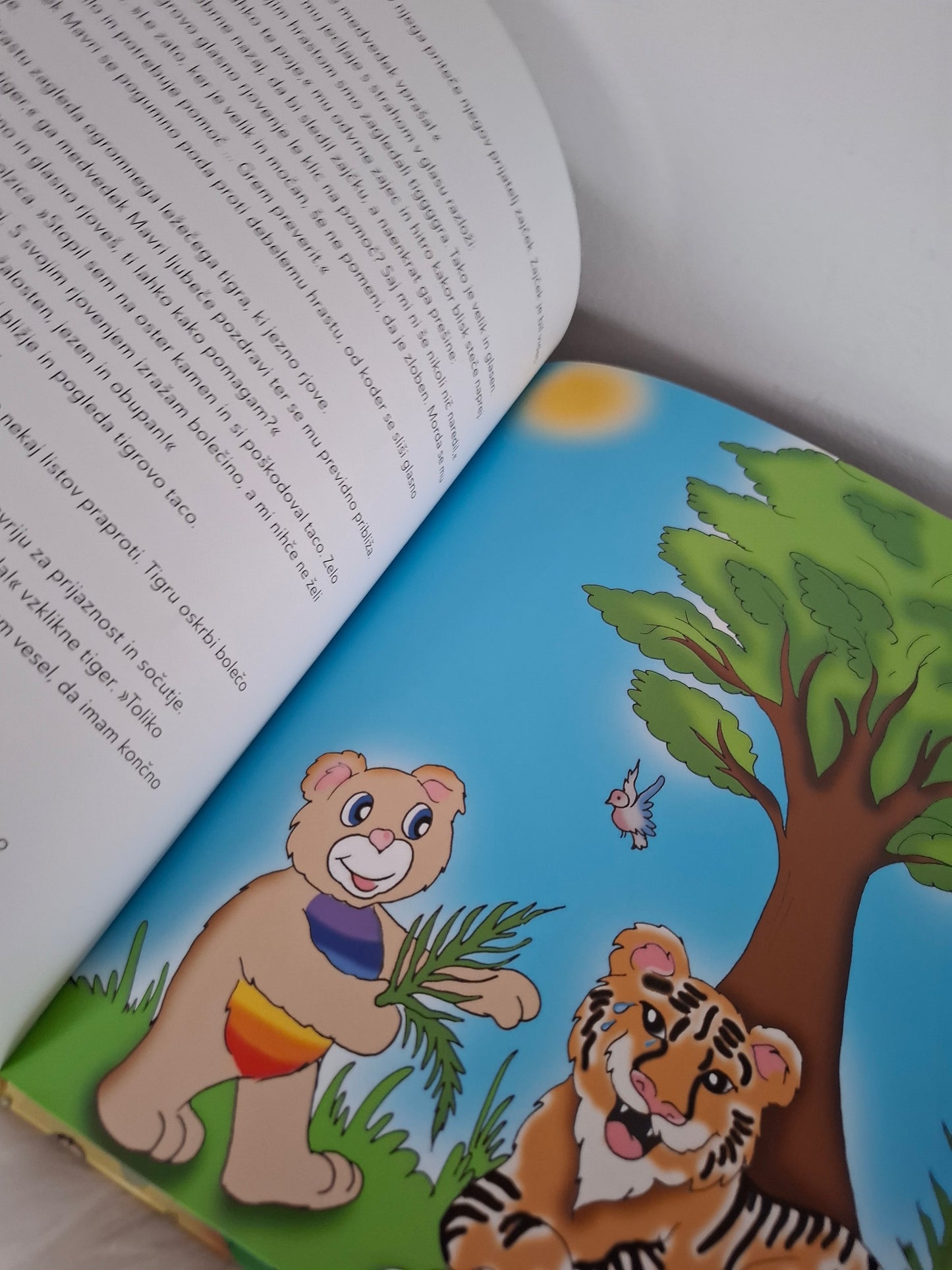 Medvedek Mavri, 5 pravljic za grajenje pozitivne samopodobe Kristina Dia