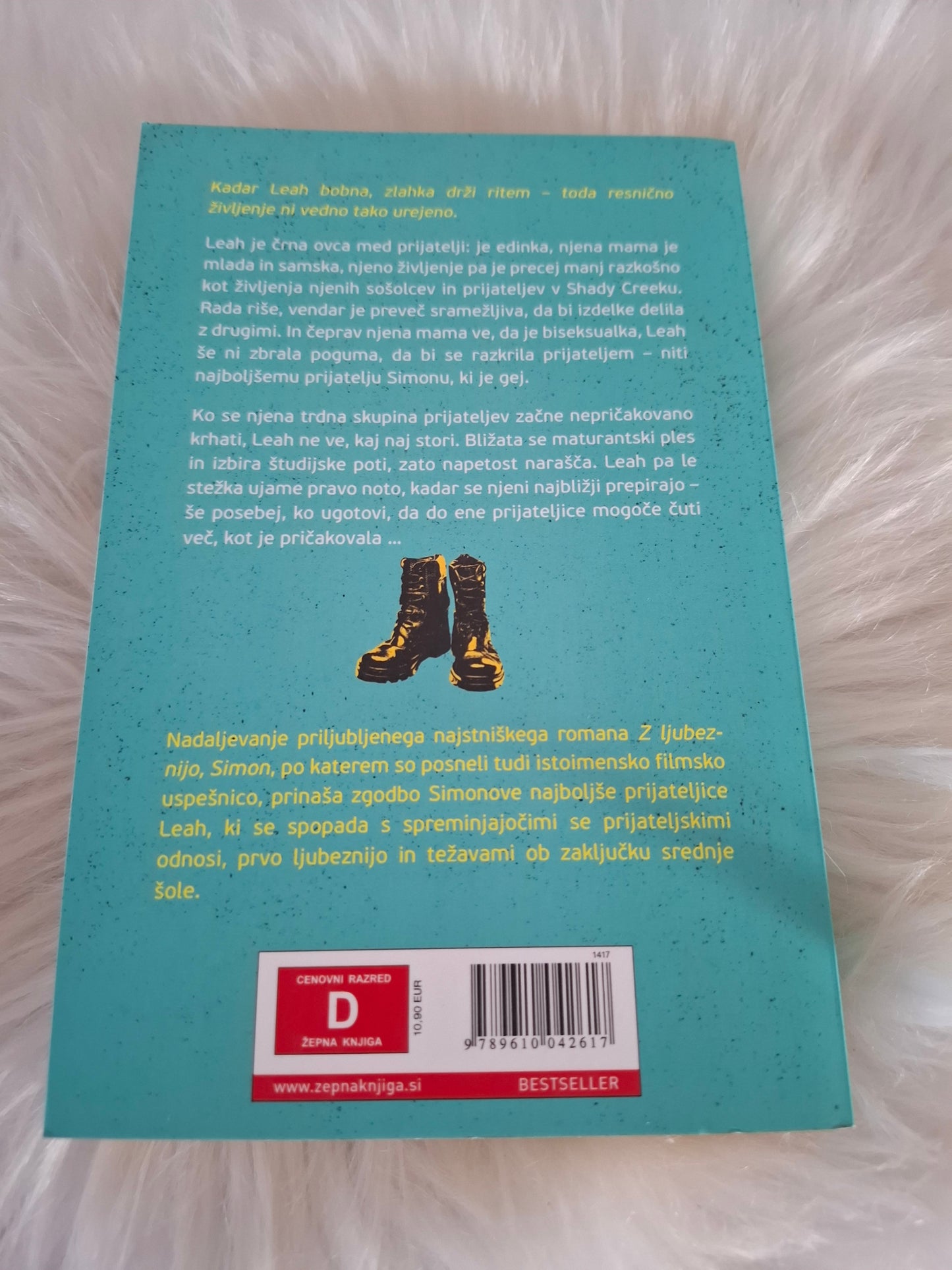 Leah brez ritma, Becky Albertalli