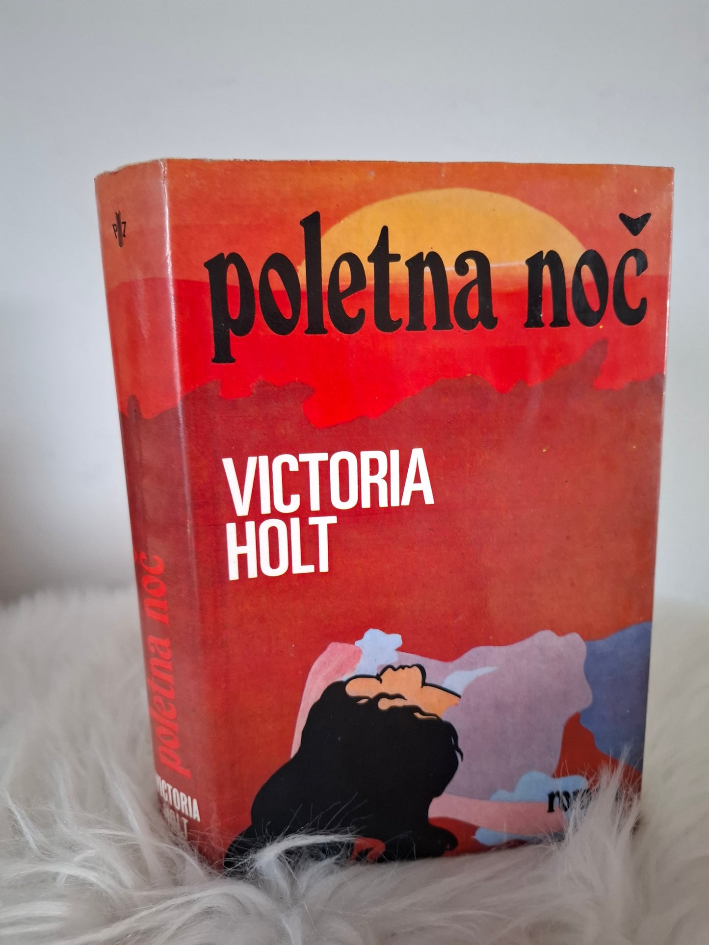 Poletna noč Victoria Holt