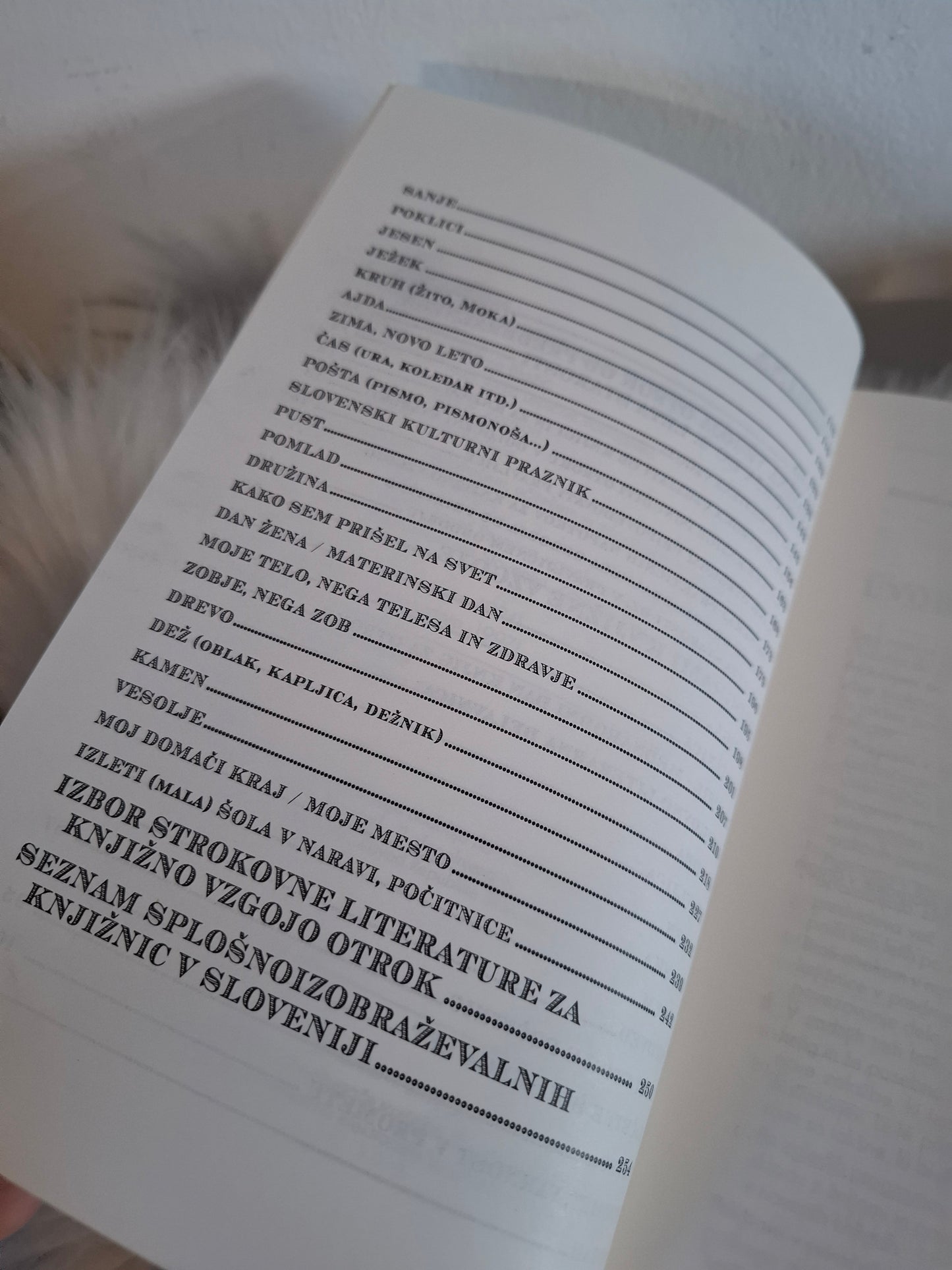 Knjižna vzgoja Tilka Jamnik
