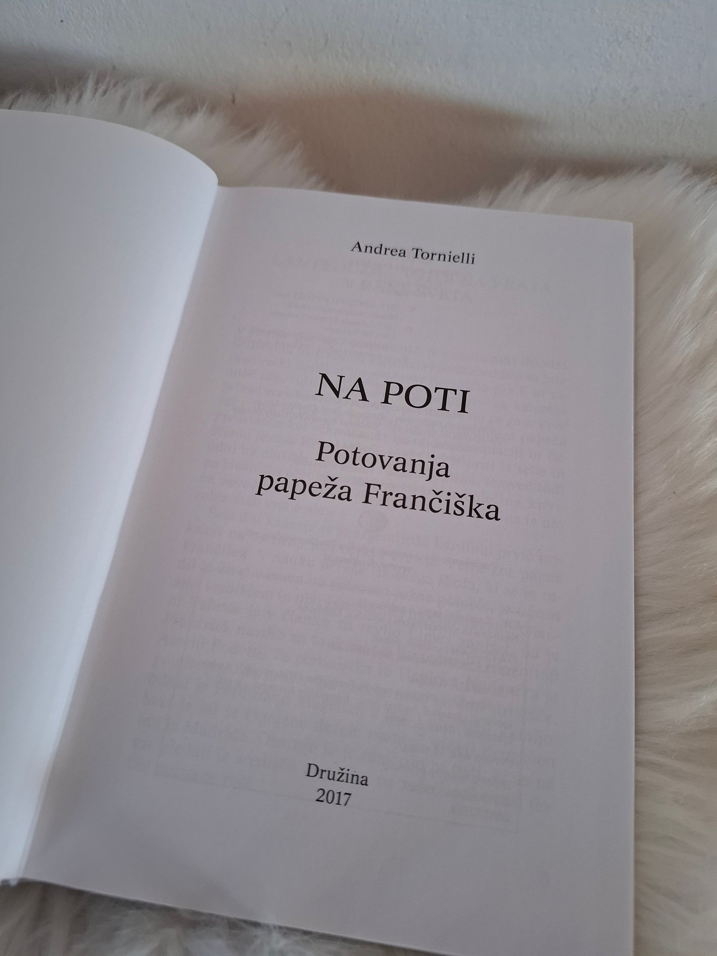 Na poti, potovanja papeža Frančiška, Andrea Tornielli