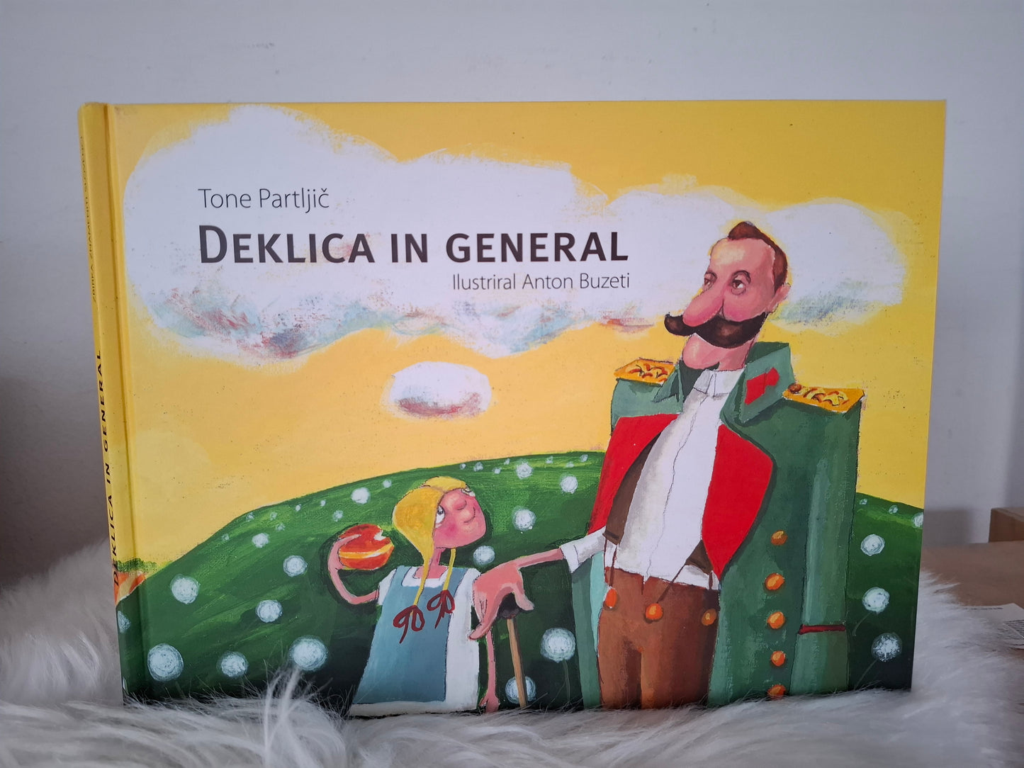 Deklica in general Tone Partljič