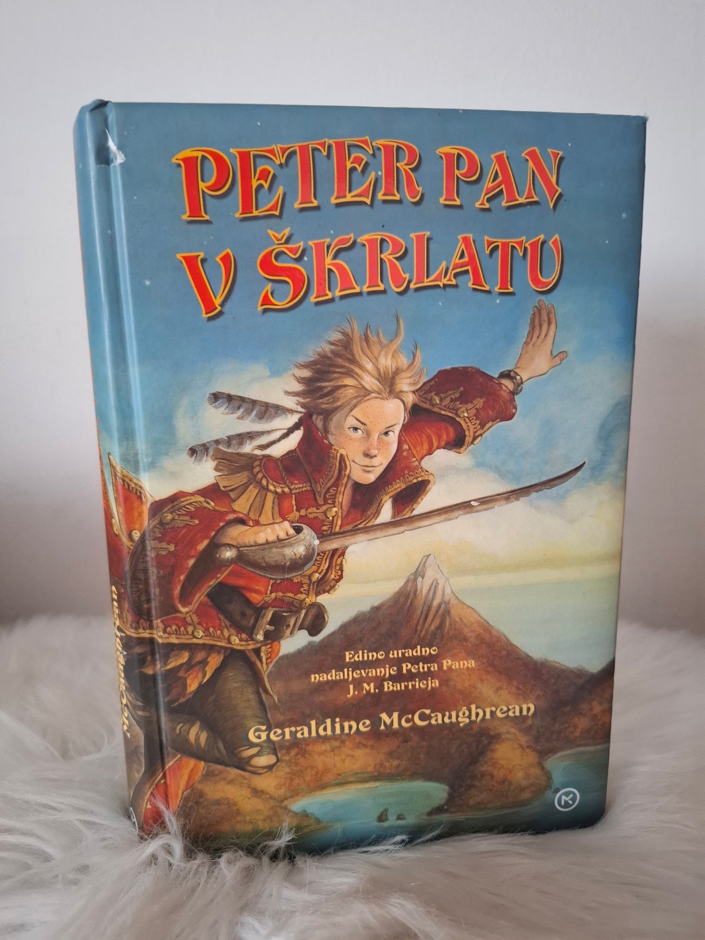 Peter Pan v škrlatu Geraldine McCauughrean