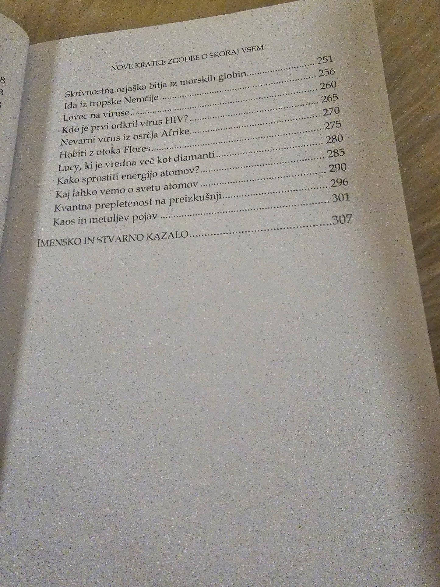 Kratke zgodbe o skoraj vsem Sašo Dolenc