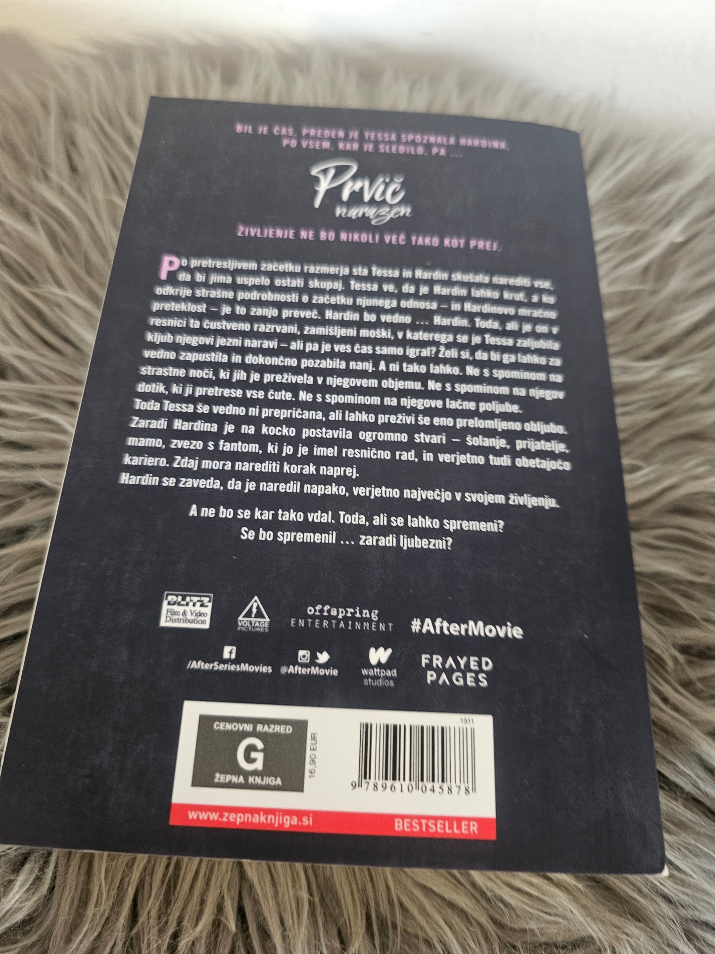 Prvič narazen Anna Todd