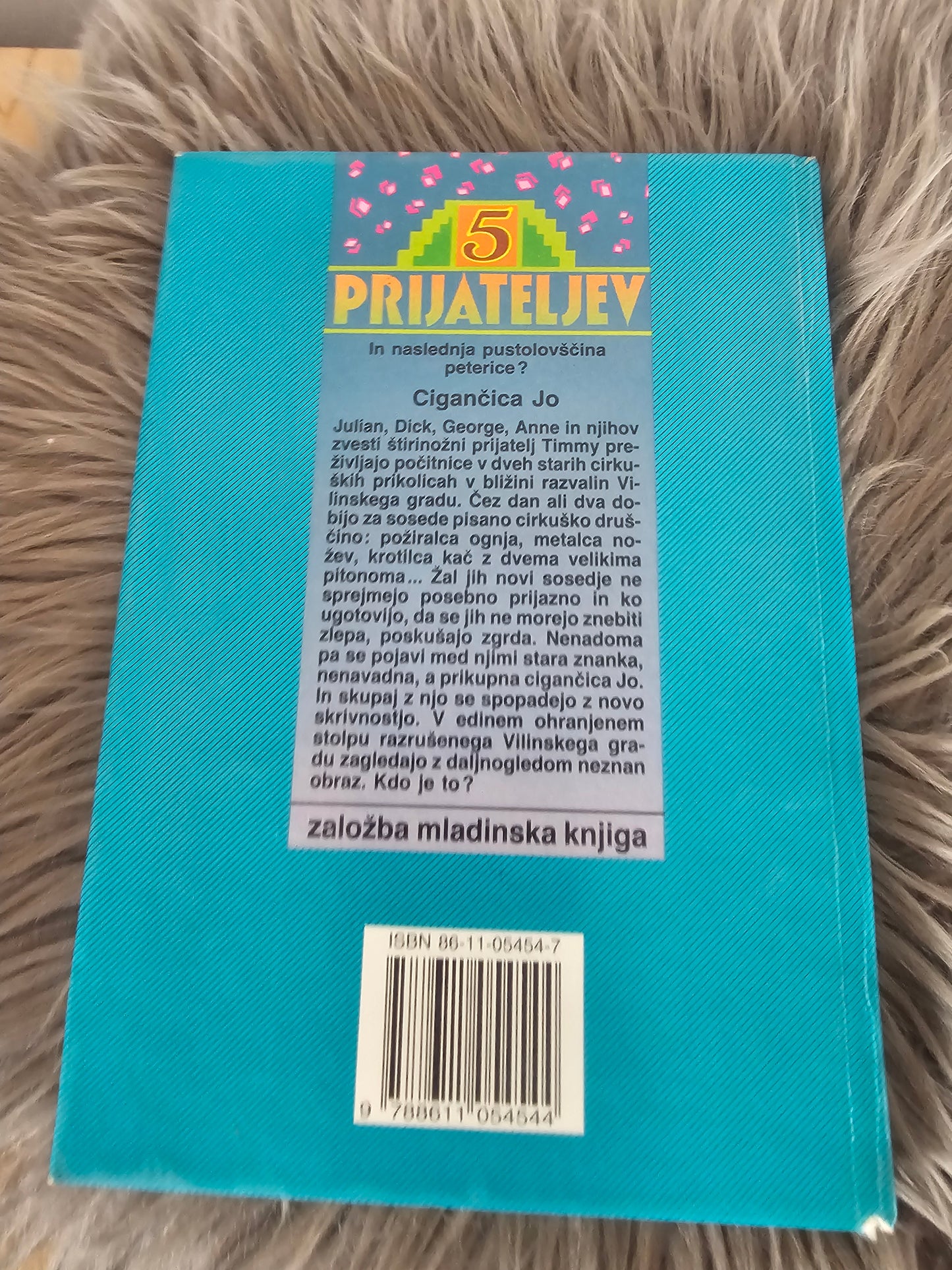 Pet prijateljev V pasti Enid Blyton