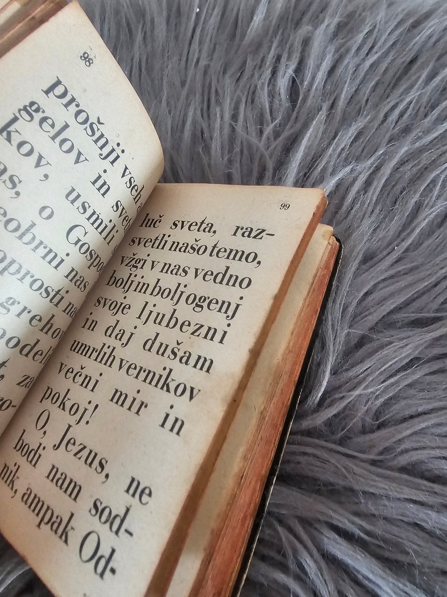 Večer življenje molitvenik založil Anton Sfiligoj