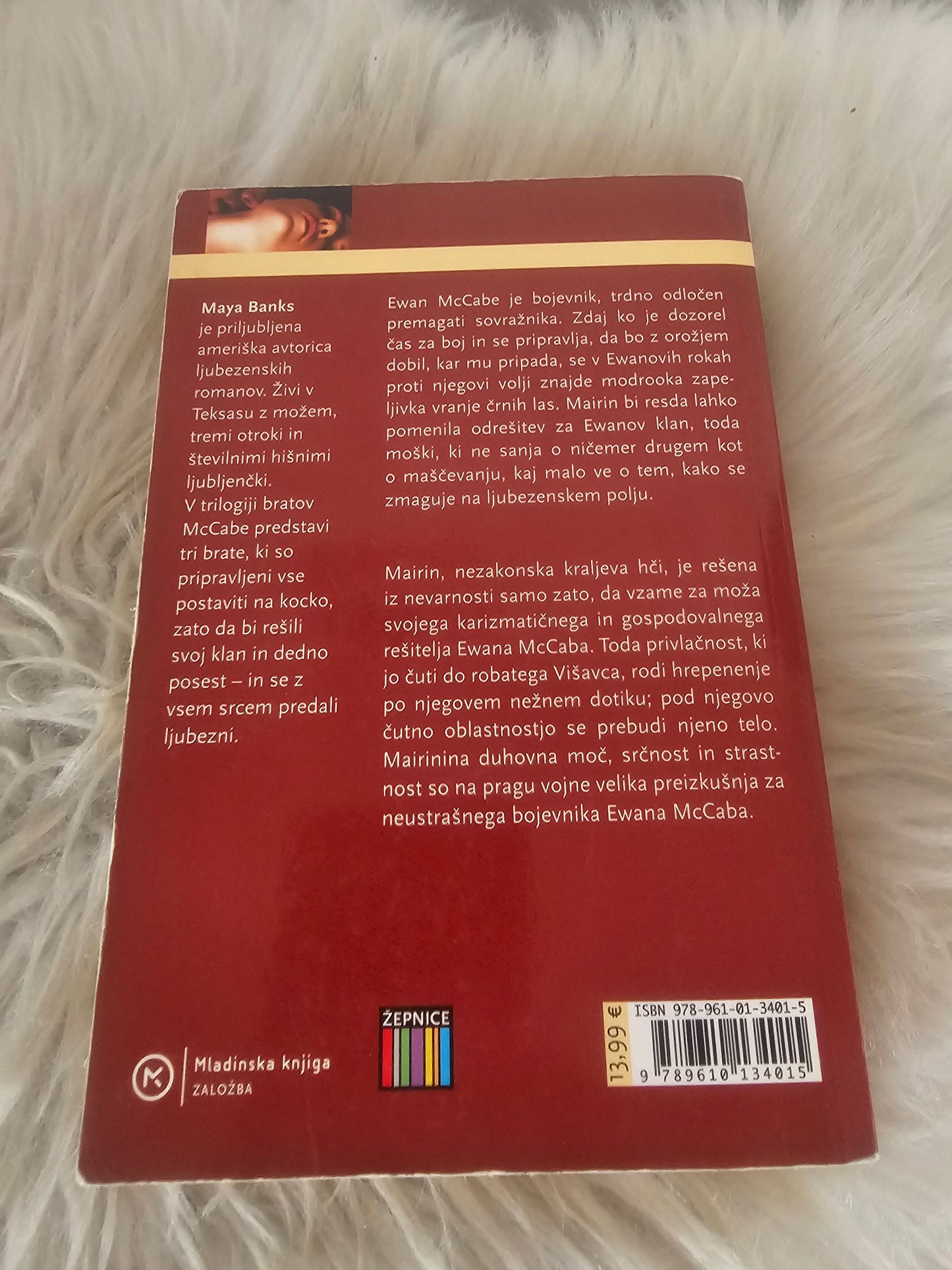 V postelji z bojevnikom Maya Banks