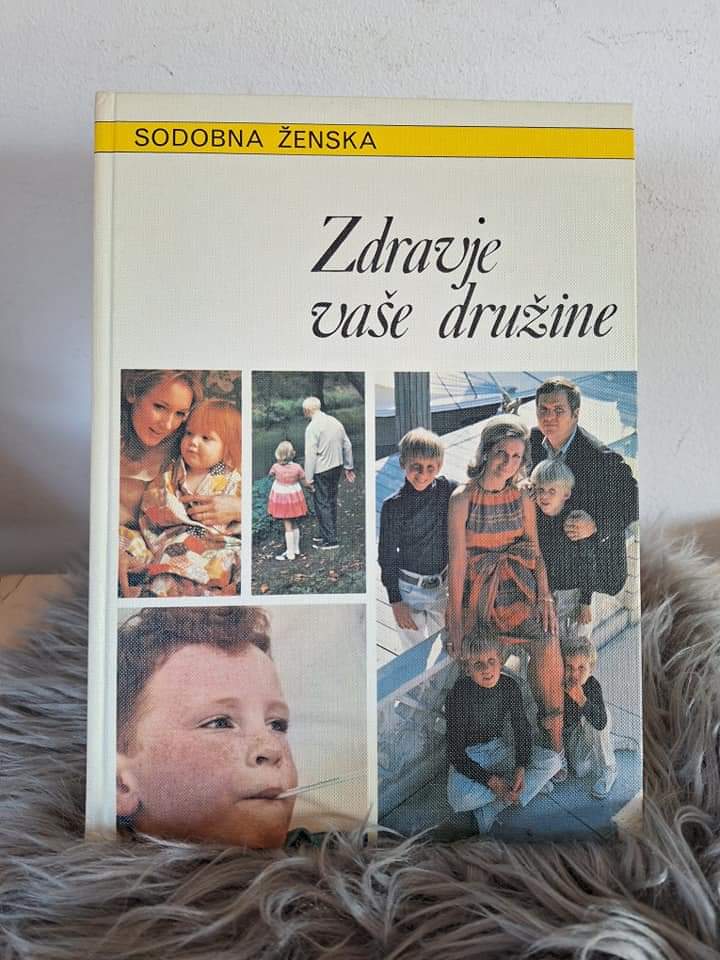 Sodobna ženska komplet Mladinska knjiga
