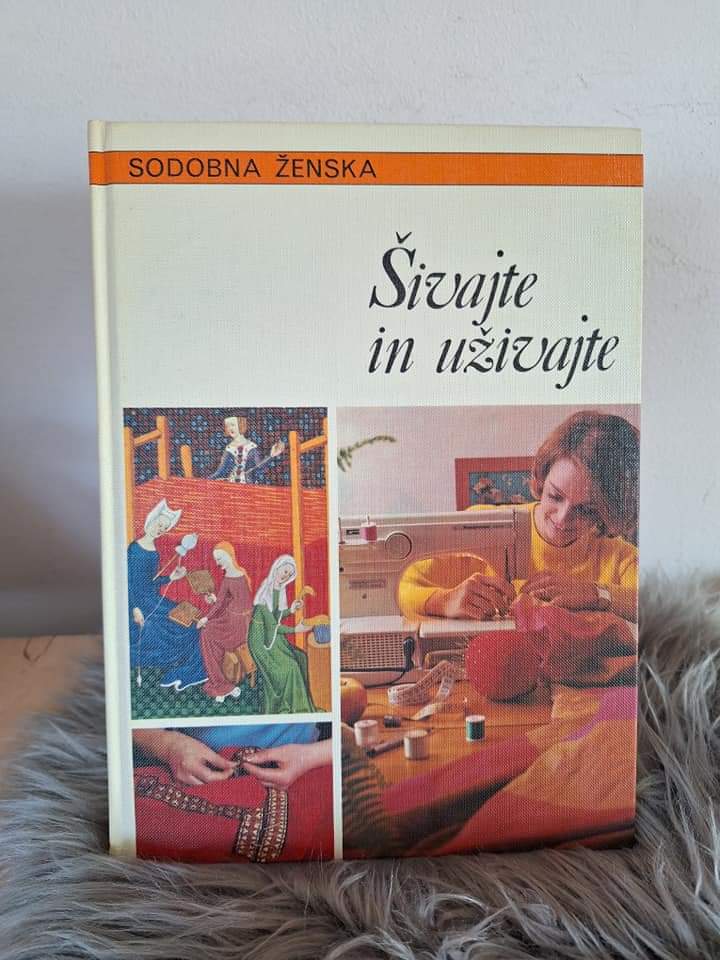 Sodobna ženska komplet Mladinska knjiga