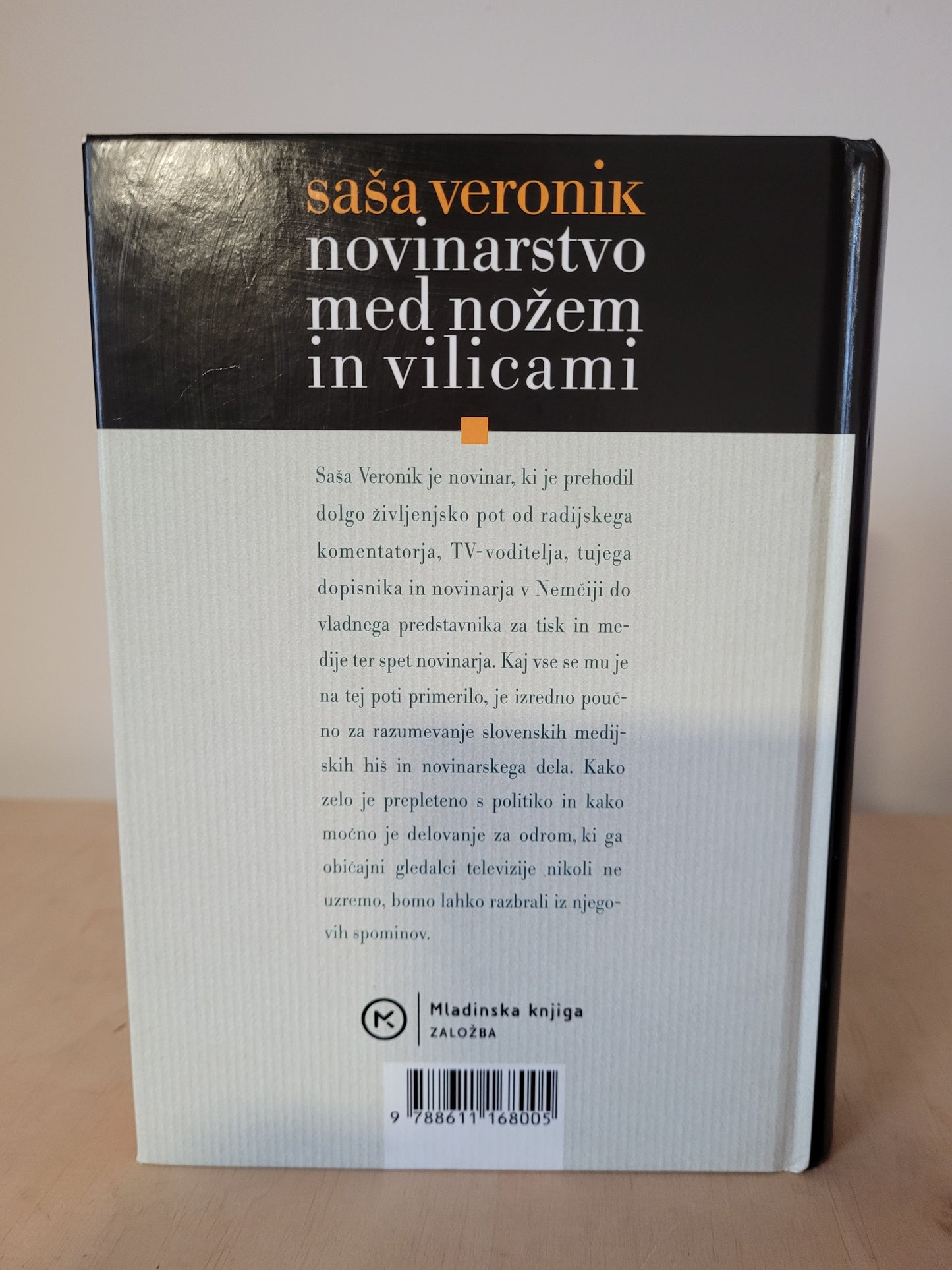 Novinarstvo med nožem in vilico Saša Veronik