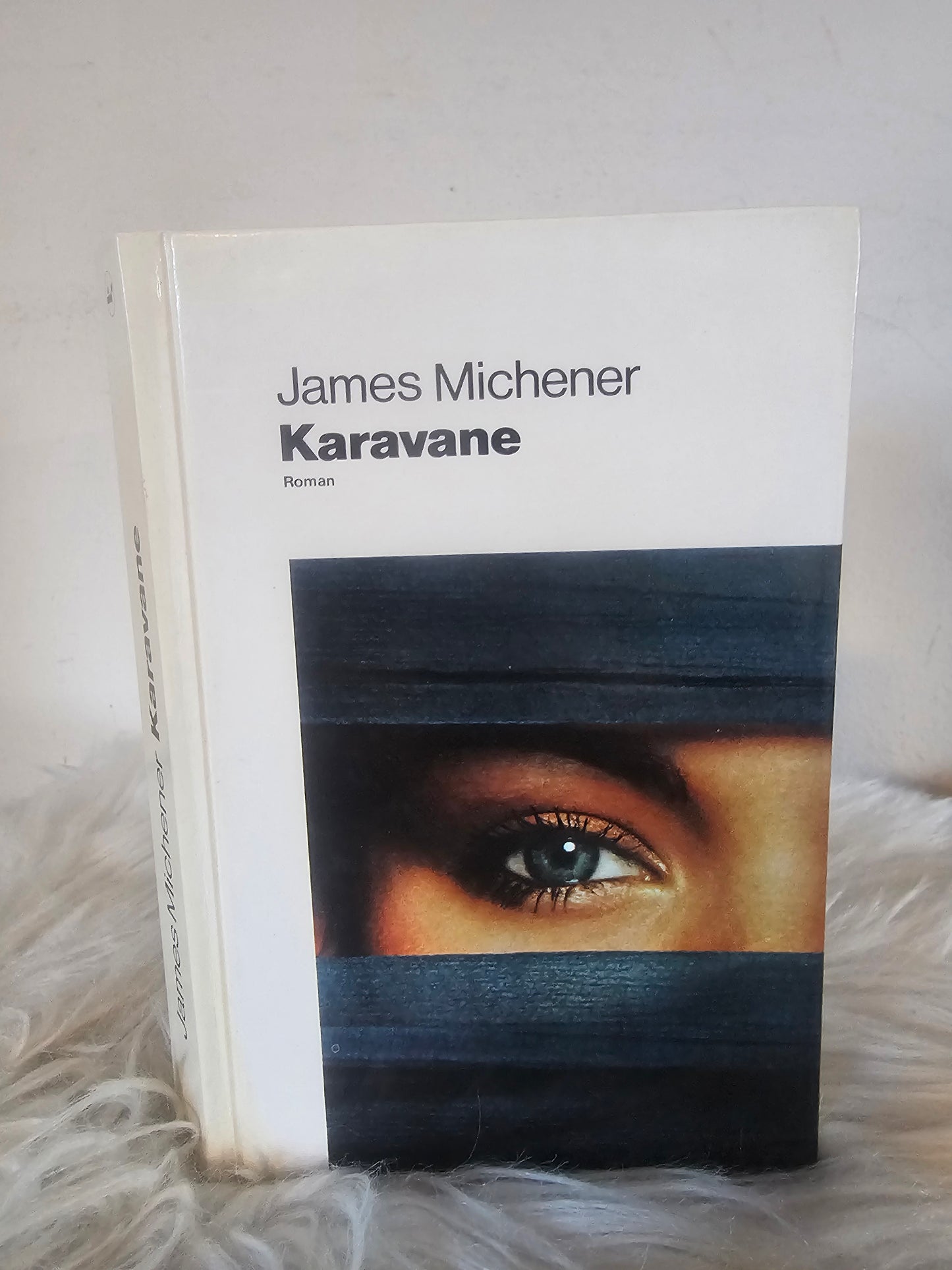 Karavane, James Michener