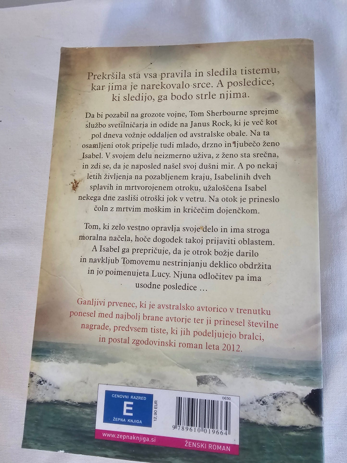 Luč sredi morja M. L. Stedman