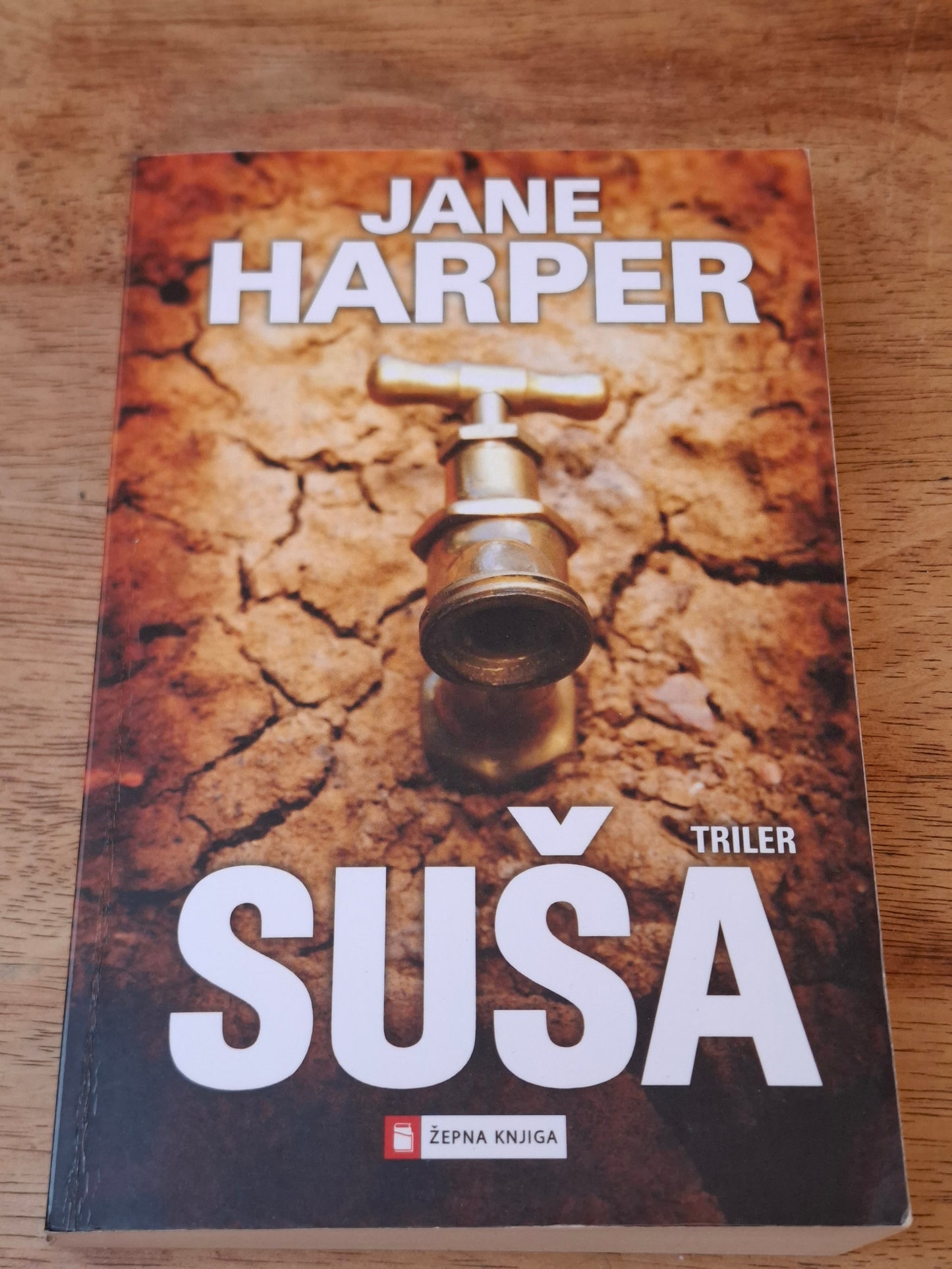 Suša, Jane Harper