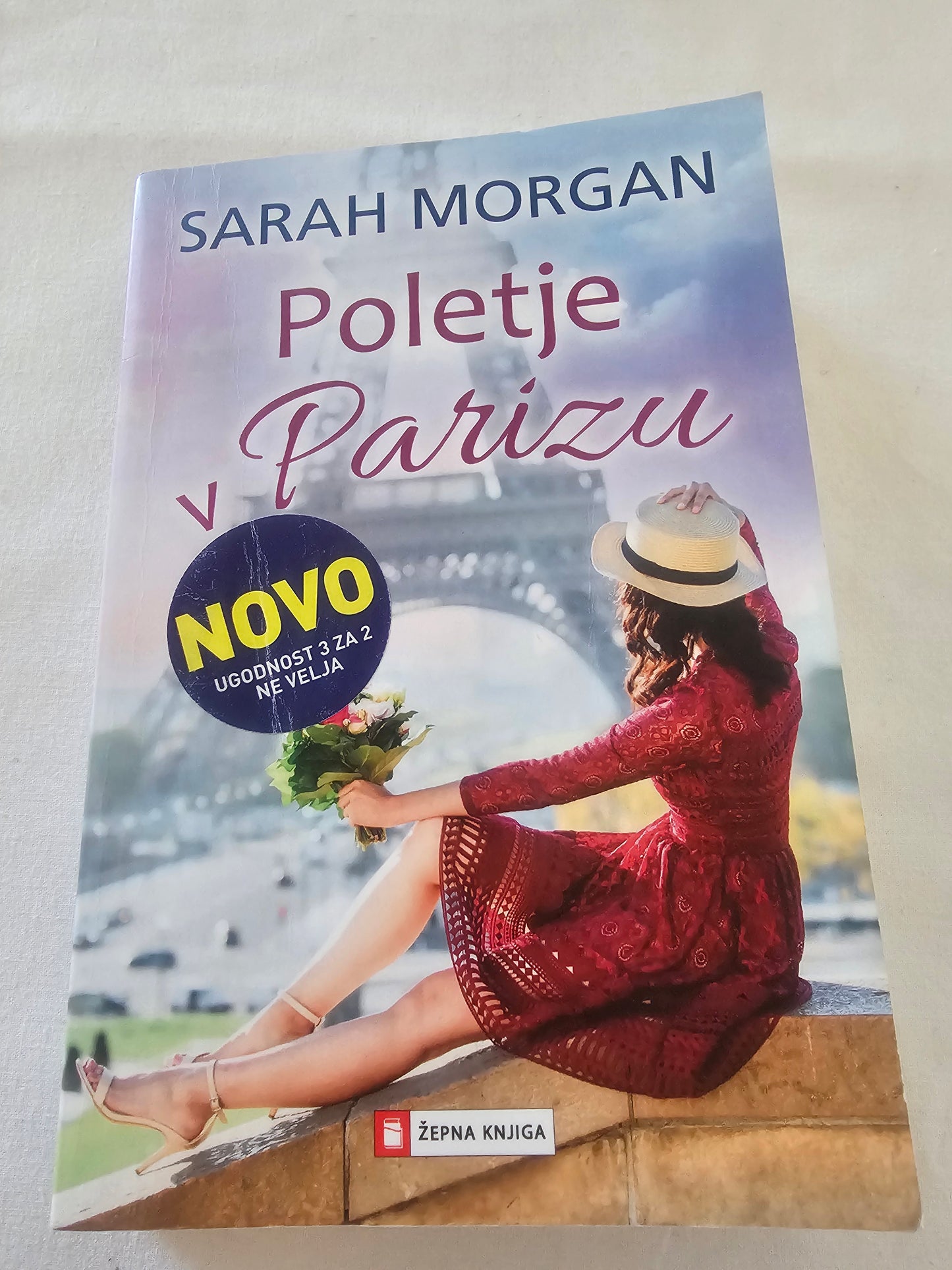 Poletje v Parizu, Sarah Morgan