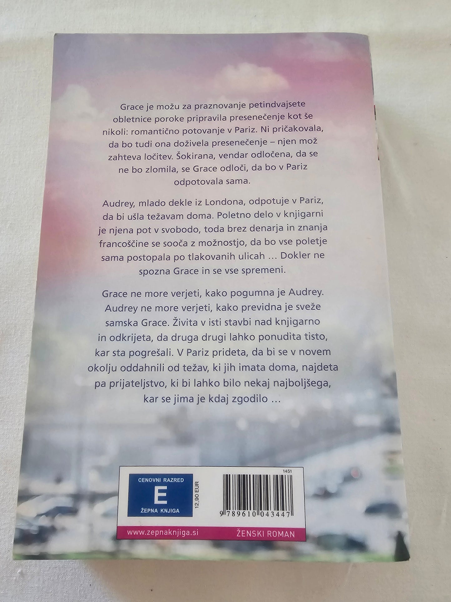 Poletje v Parizu, Sarah Morgan