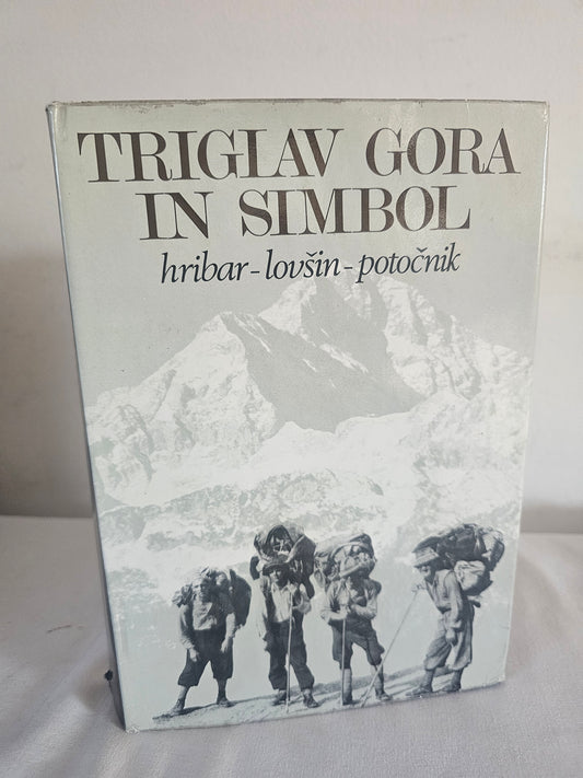 Triglav gora in simbol Hribar Lovšin Potočnik