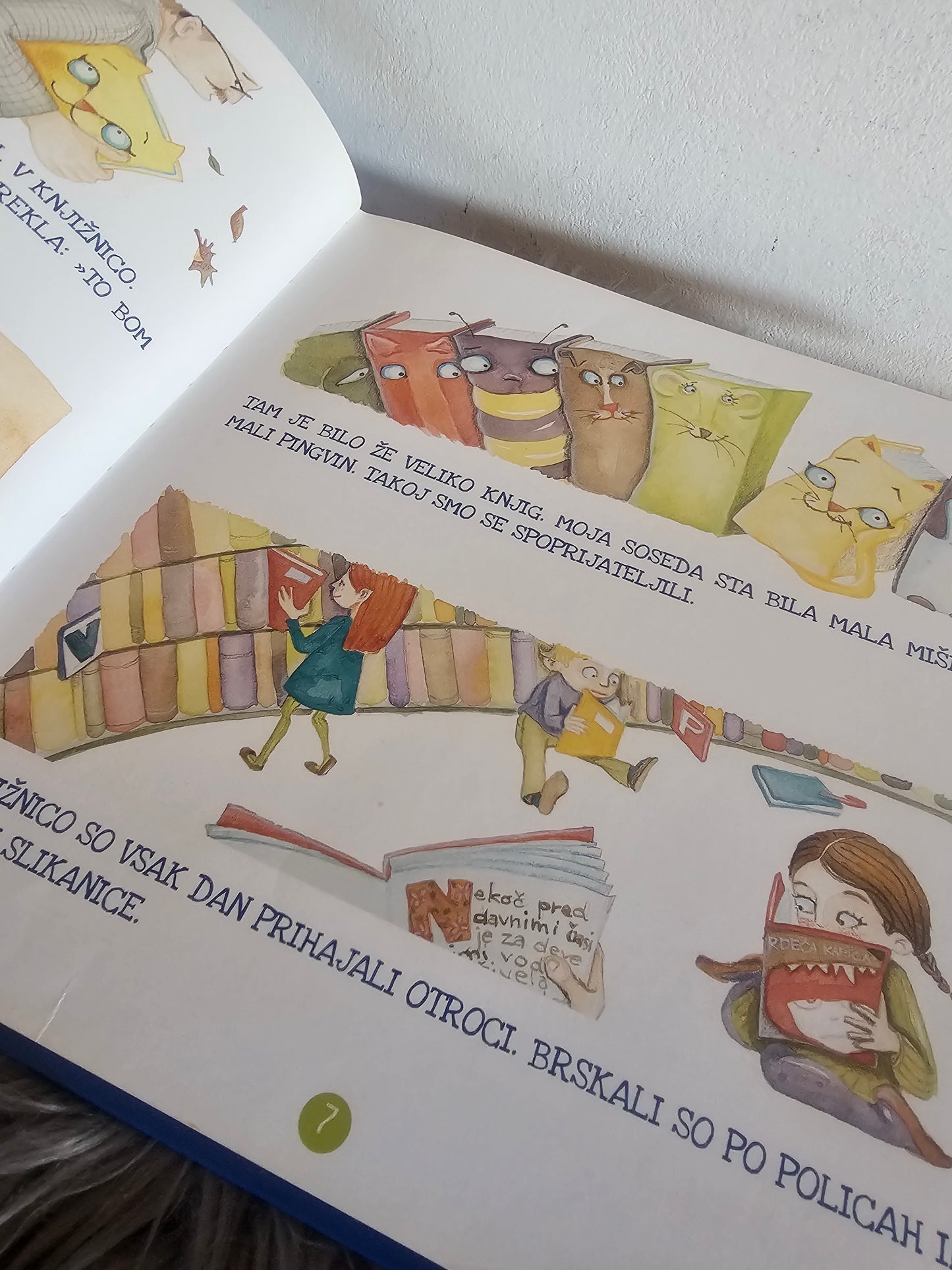 Mala muca v knjižnici, Vilma G. Simončič