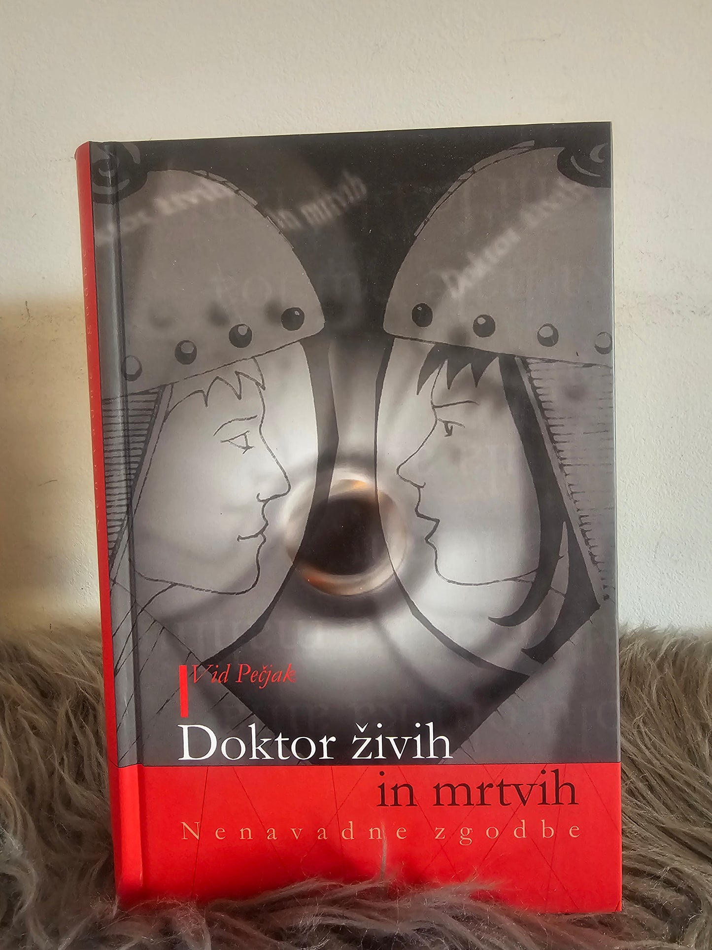 Doktor živih in mrtvih  Vid Pečjak