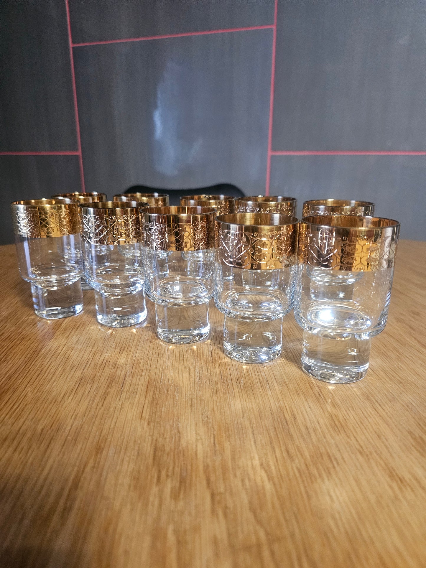 Vintage kristalni kozarci z zlato dekoracijo – komplet 10 kosov