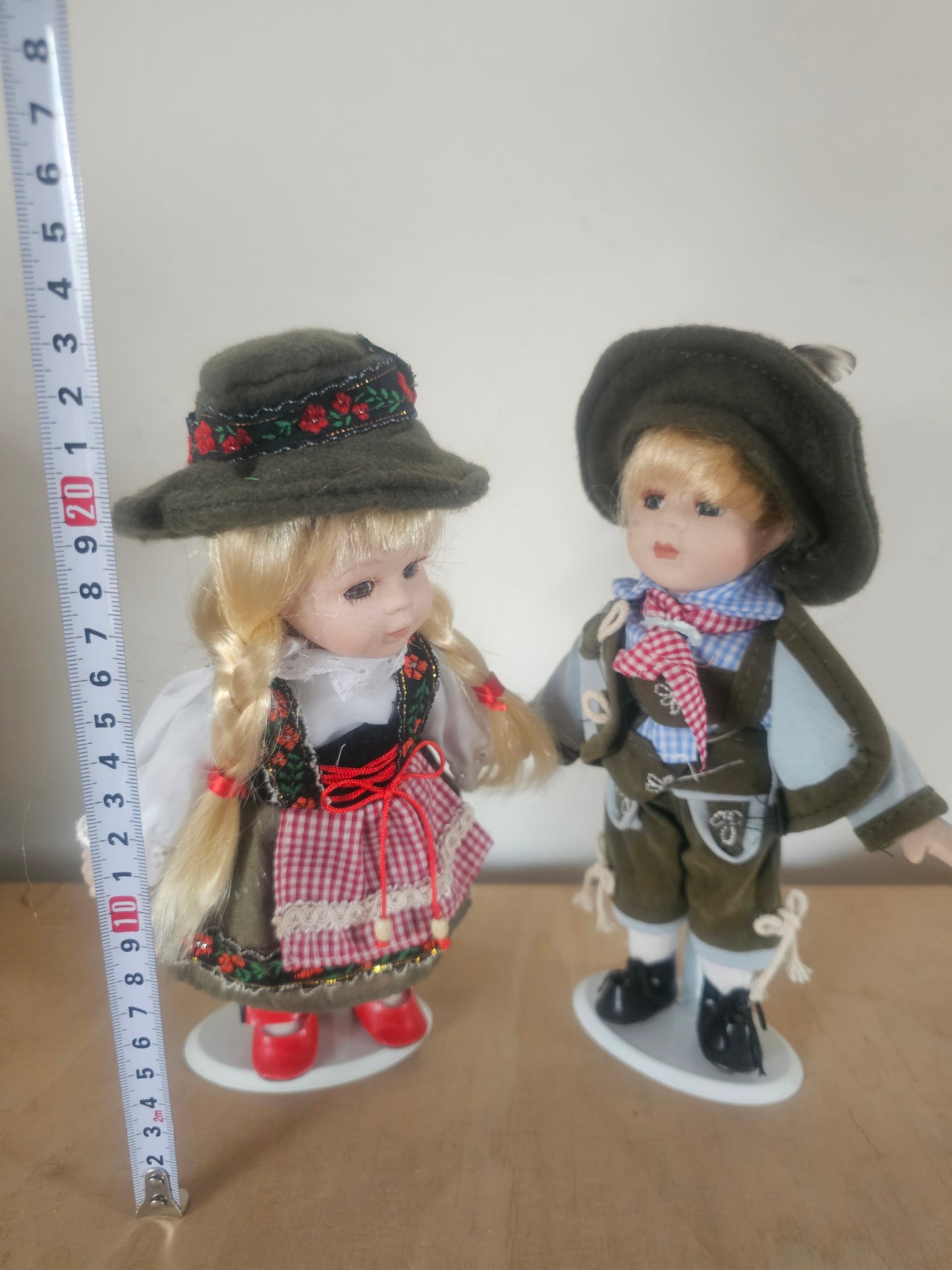 Par fantek in punčka