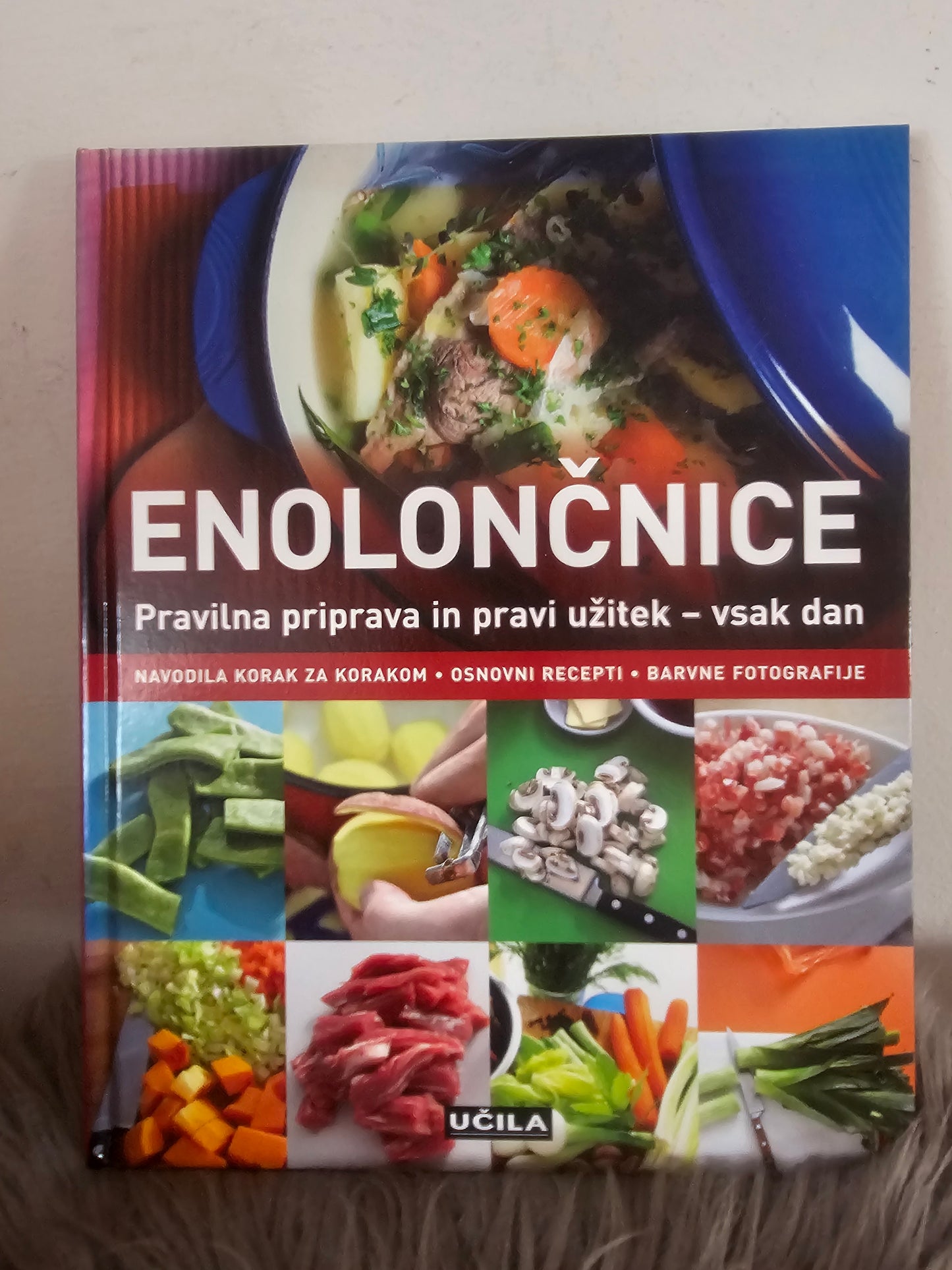 Zbirka kuharic:    - Meso   - Sladice,   - Zelenjava,   - Enolončnice,   - Solate Učila
