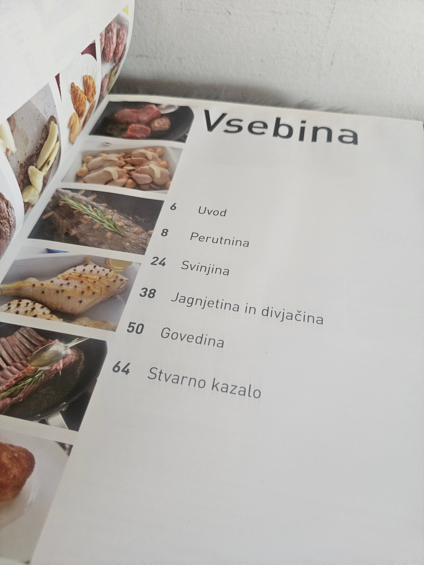 Zbirka kuharic:    - Meso   - Sladice,   - Zelenjava,   - Enolončnice,   - Solate Učila