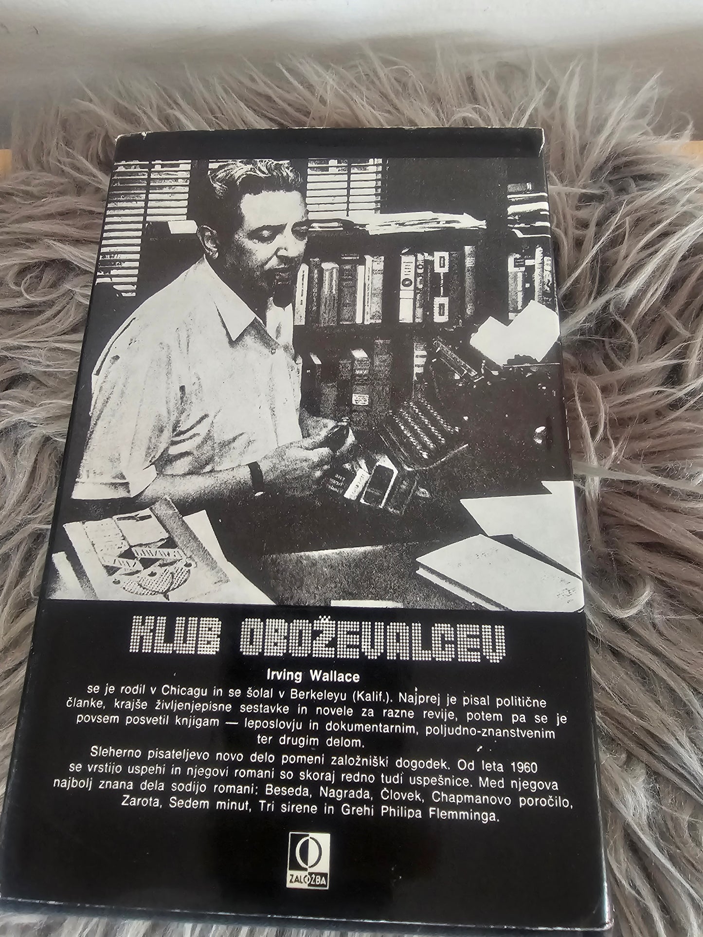 Klub oboževalcev, Irving Wallace