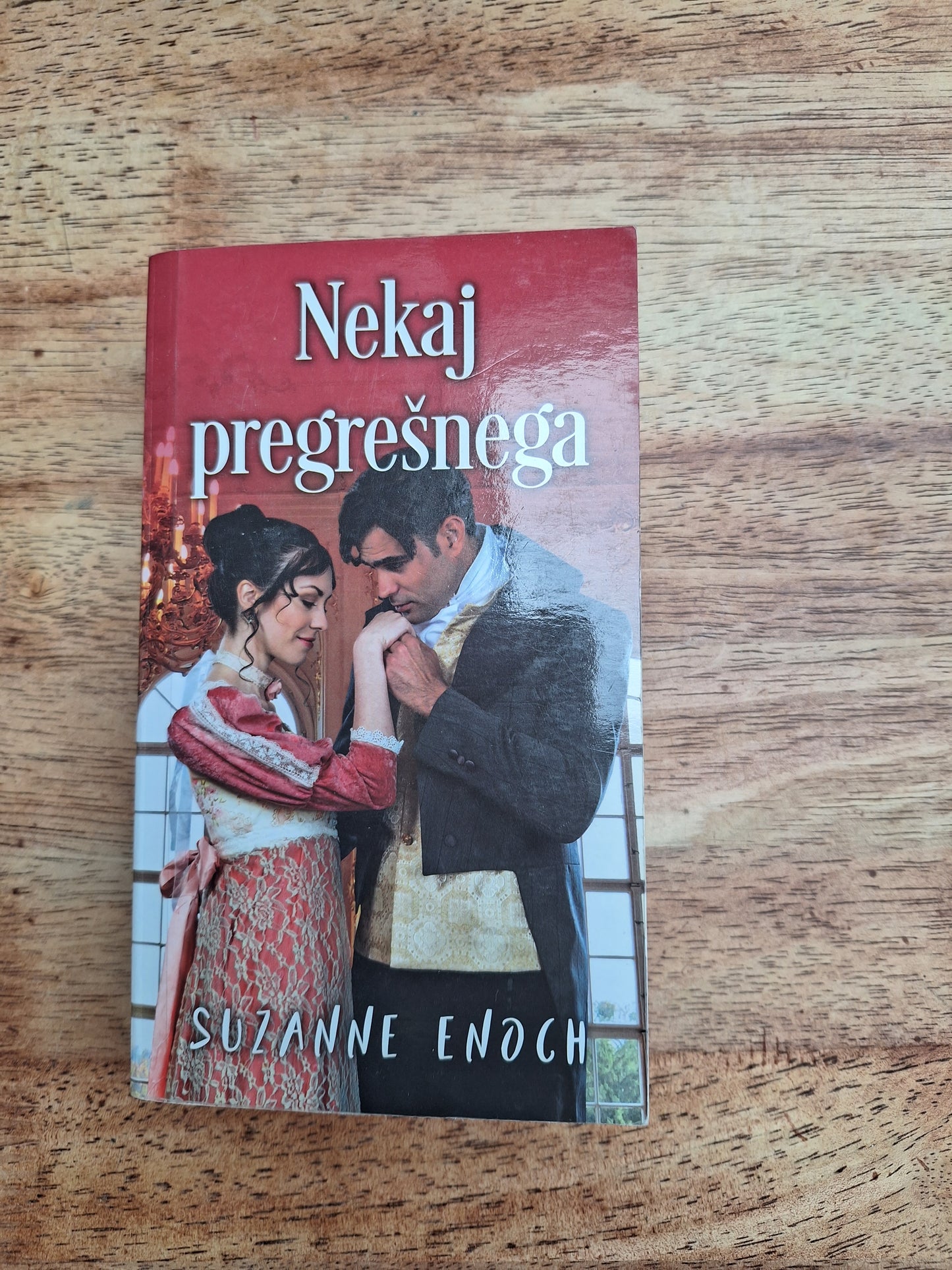 Nekaj pregrešnega Suzzane Enoch