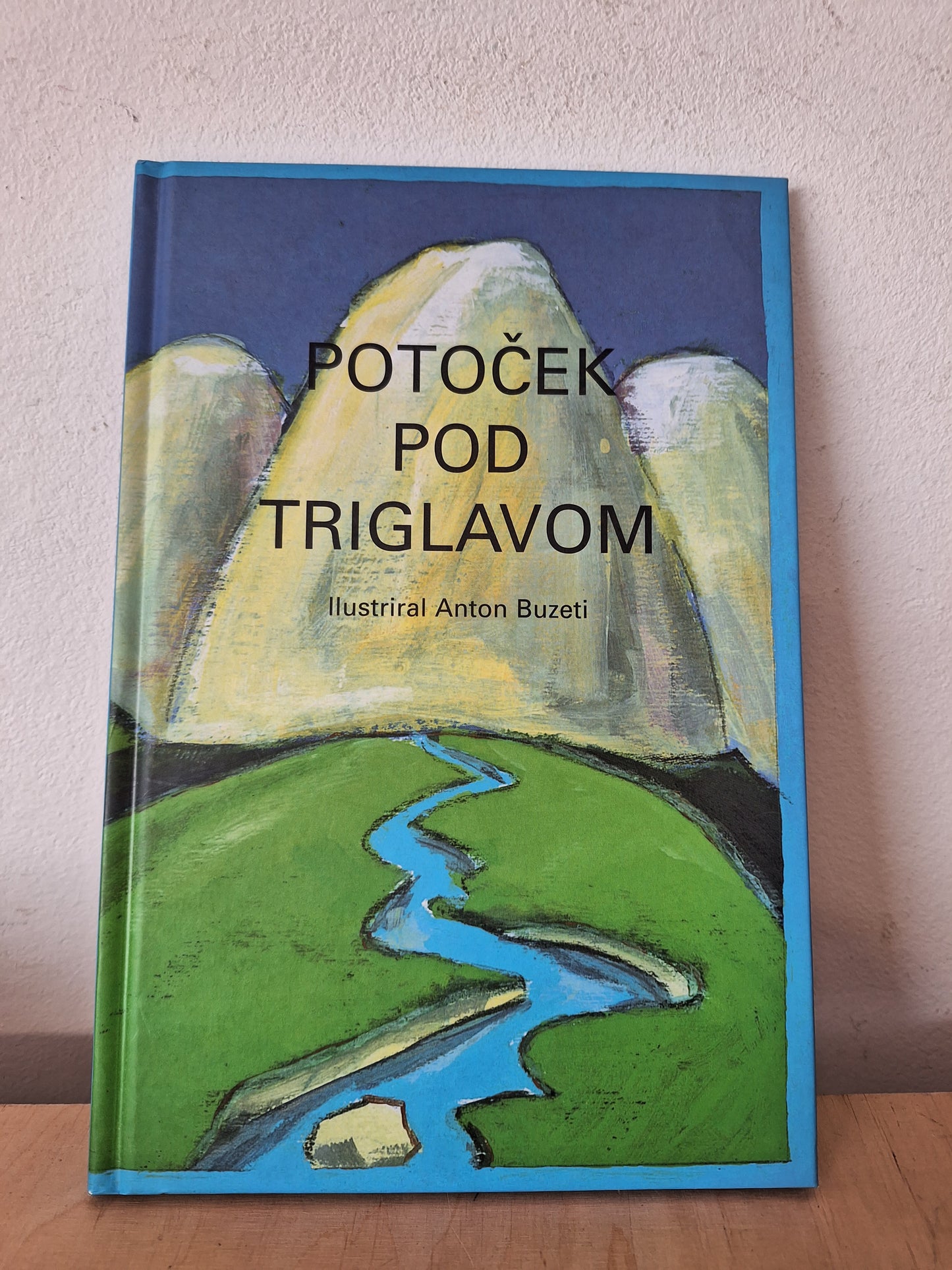 Indija Koromandija,Potoček pod Triglavom,O mestni in poljski miški,Štirje godci,Potoček pod Triglavom,Ježek,miška in lisica,Pastirček,O petelinu in cekinu,Kako se je možila veverica