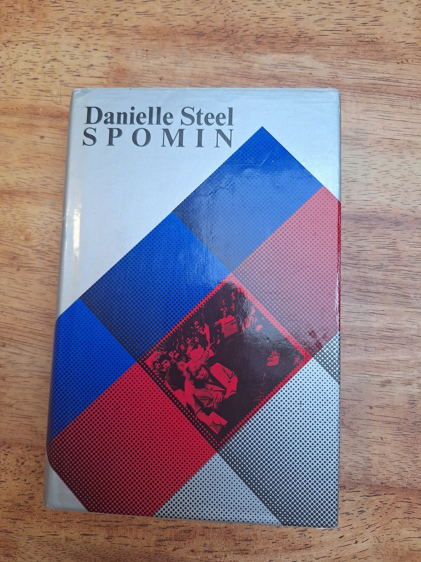 Spomin, Danielle Stell