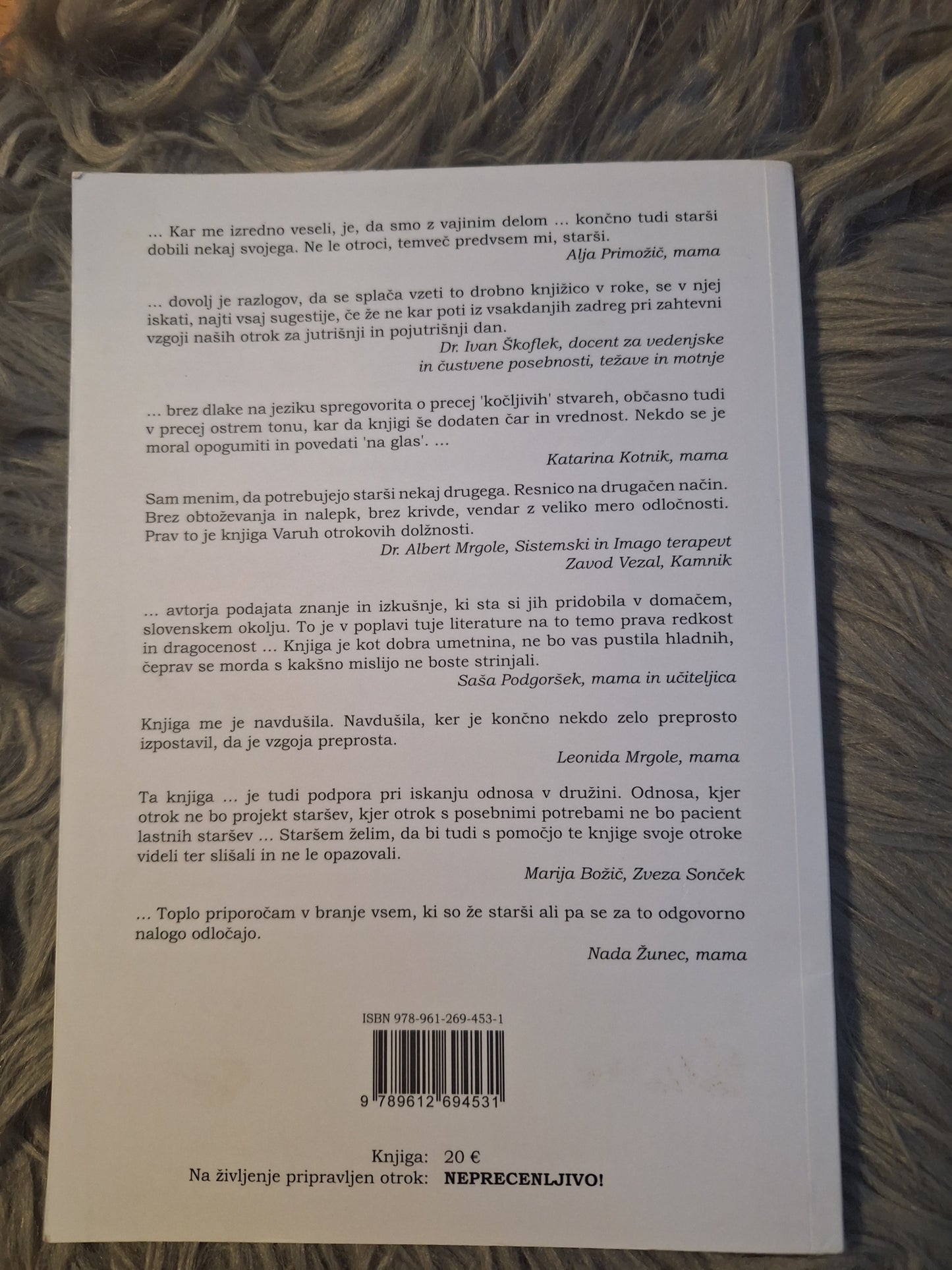 Varuh otrokovih dolžnosti ali nehajte se ukvarjati z otrokovimi pravicami Marko Juhant in Simona Levc.