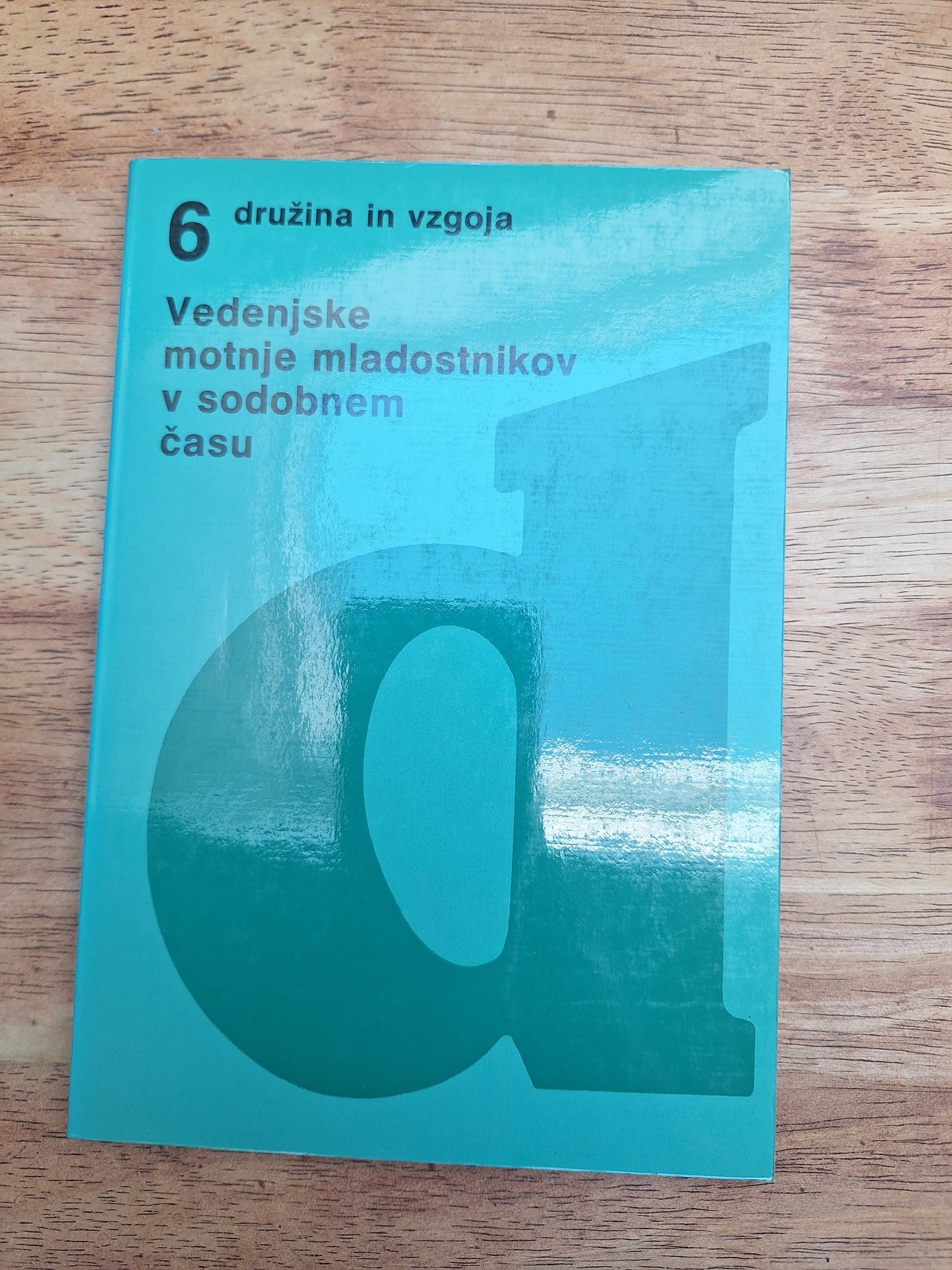 Družina in vzgoja: -Ali smo starši res odpovedali? -Demokratična družina-kaj je to? -Vedenjske motnje mladostnikov v sodobnem času, Zveza prijateljev mladine