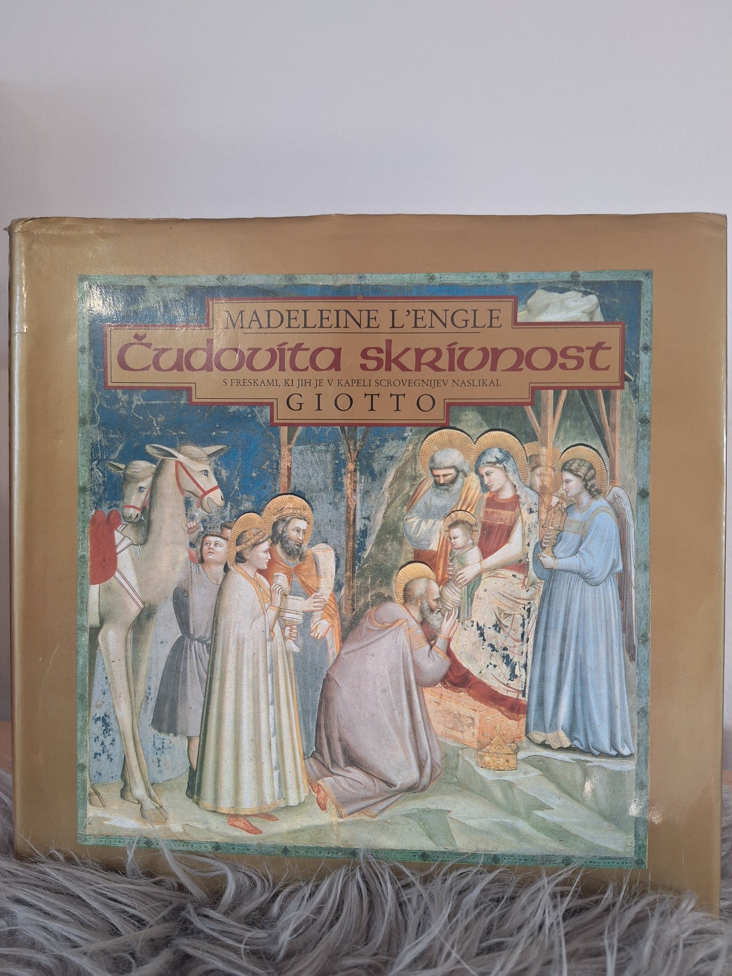 Čudovita skrivnost s freskami , ki jih je v kapeli Scrovegnijev naslikal Giotto  Madeleine L'engle