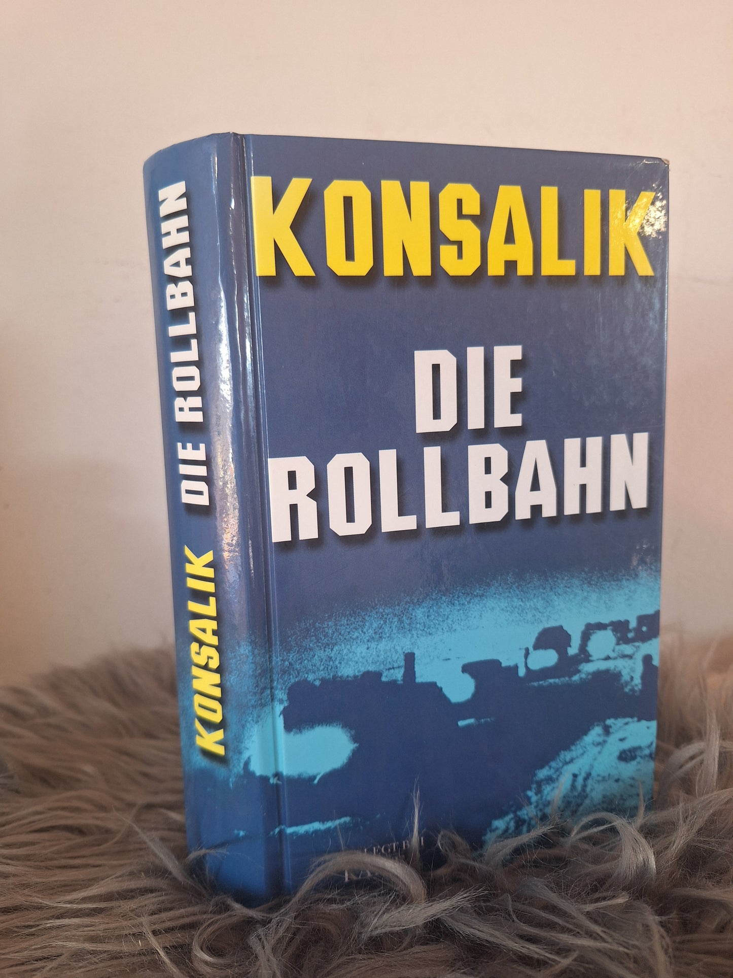 Frauen- bataillon, Die Rollbahn H. G. Konsalik