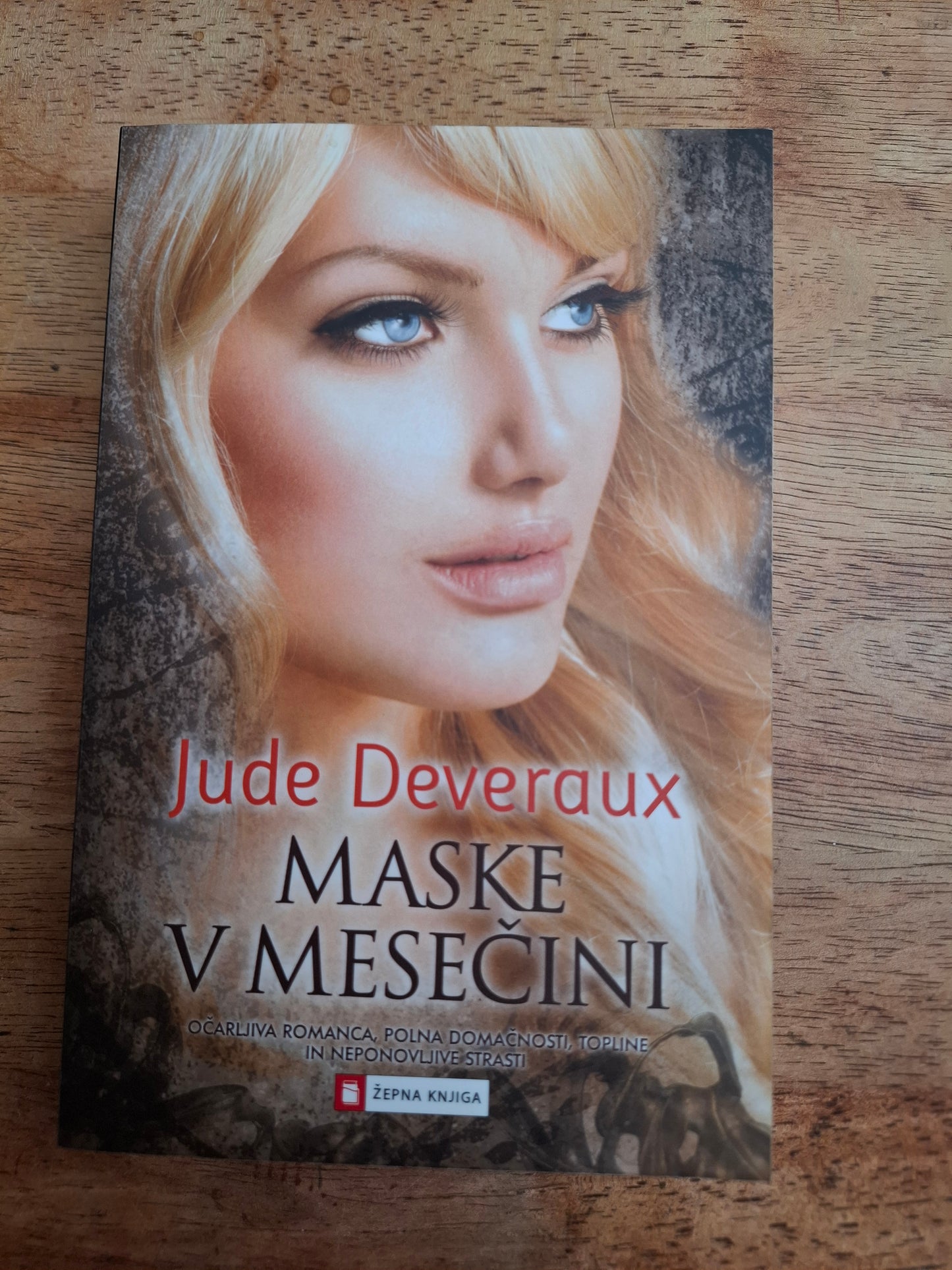 Maske v mesečini Jude Deveraux