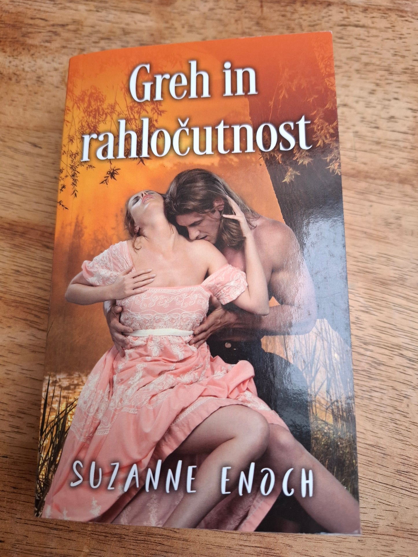 Greh in rahločutnost Suzanne Enoch