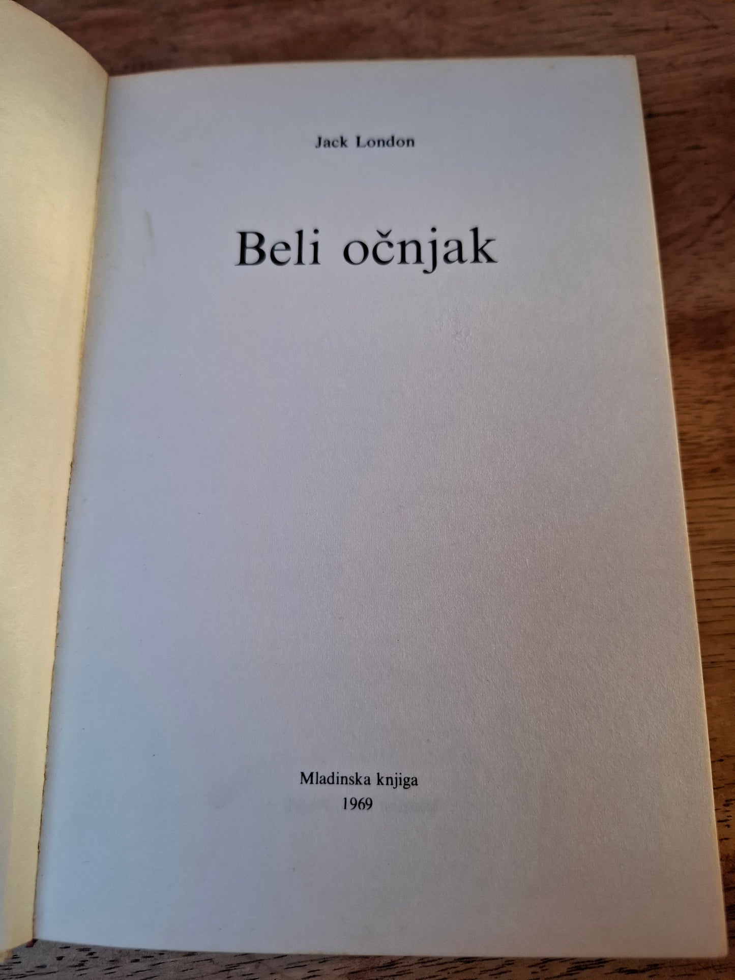 Beli očnjak Jack London