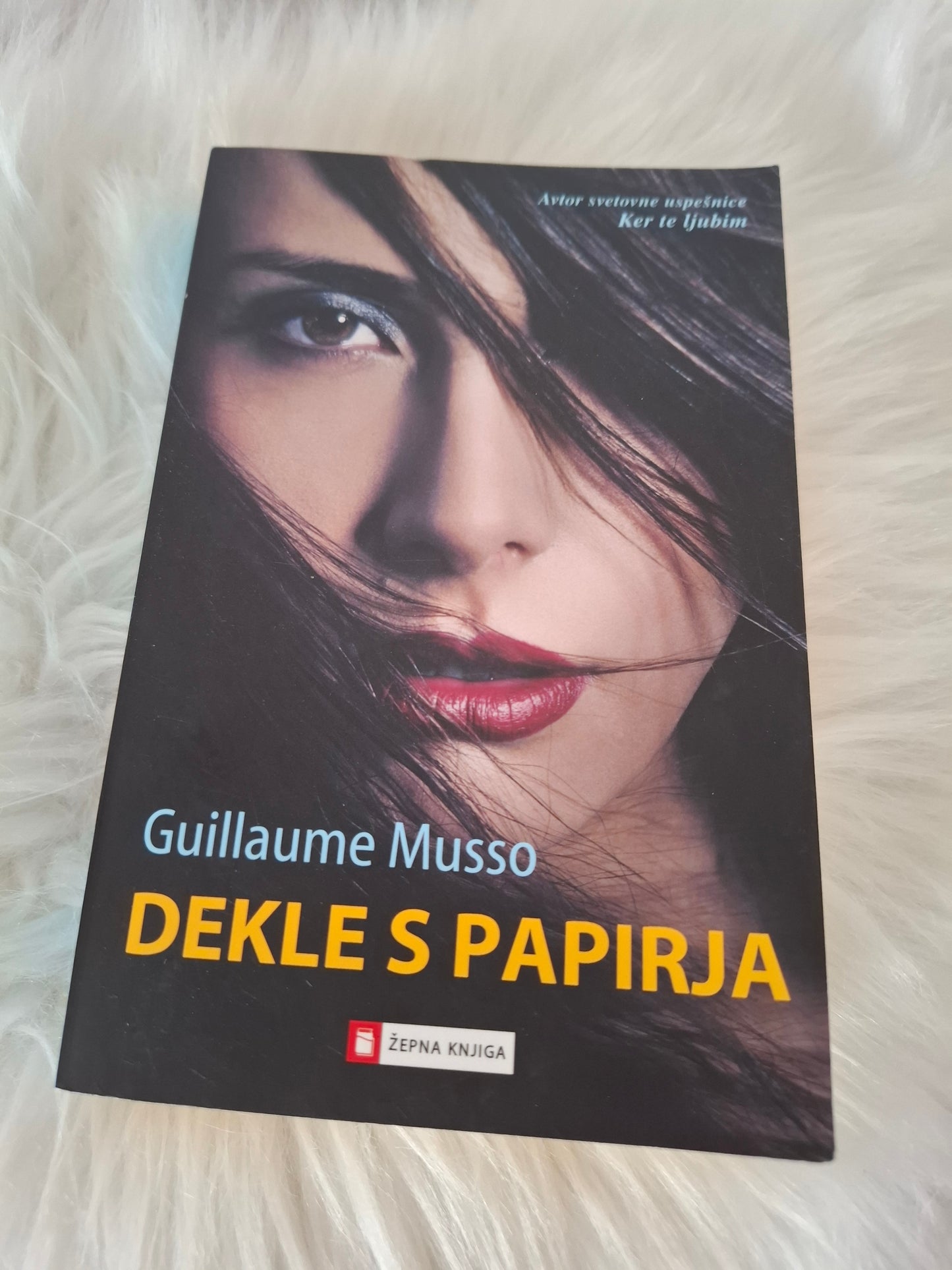 Dekle s papirja, Guillaume Musso